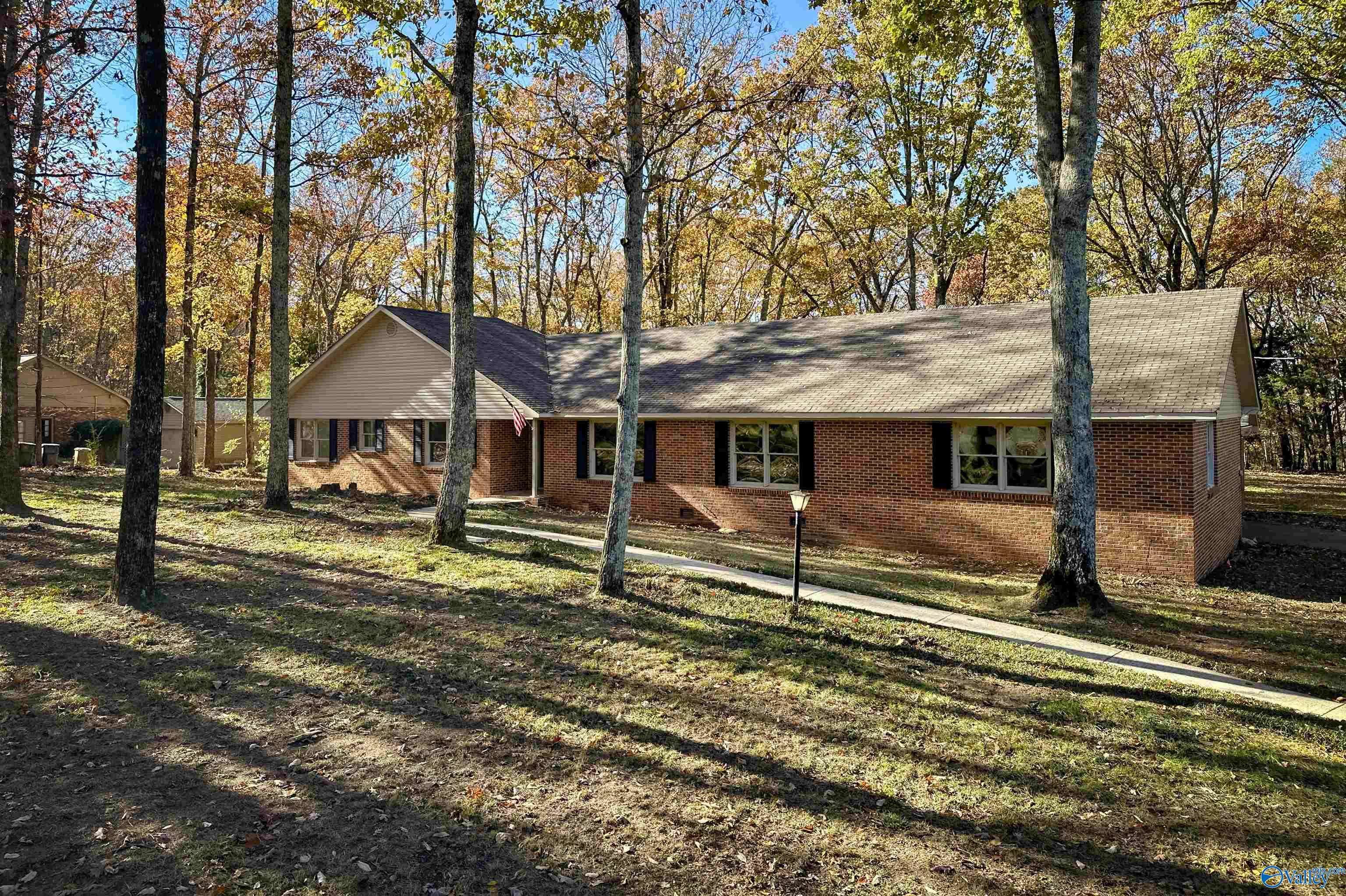 Decatur, AL 35603,4409 Autumn Leaves Trail