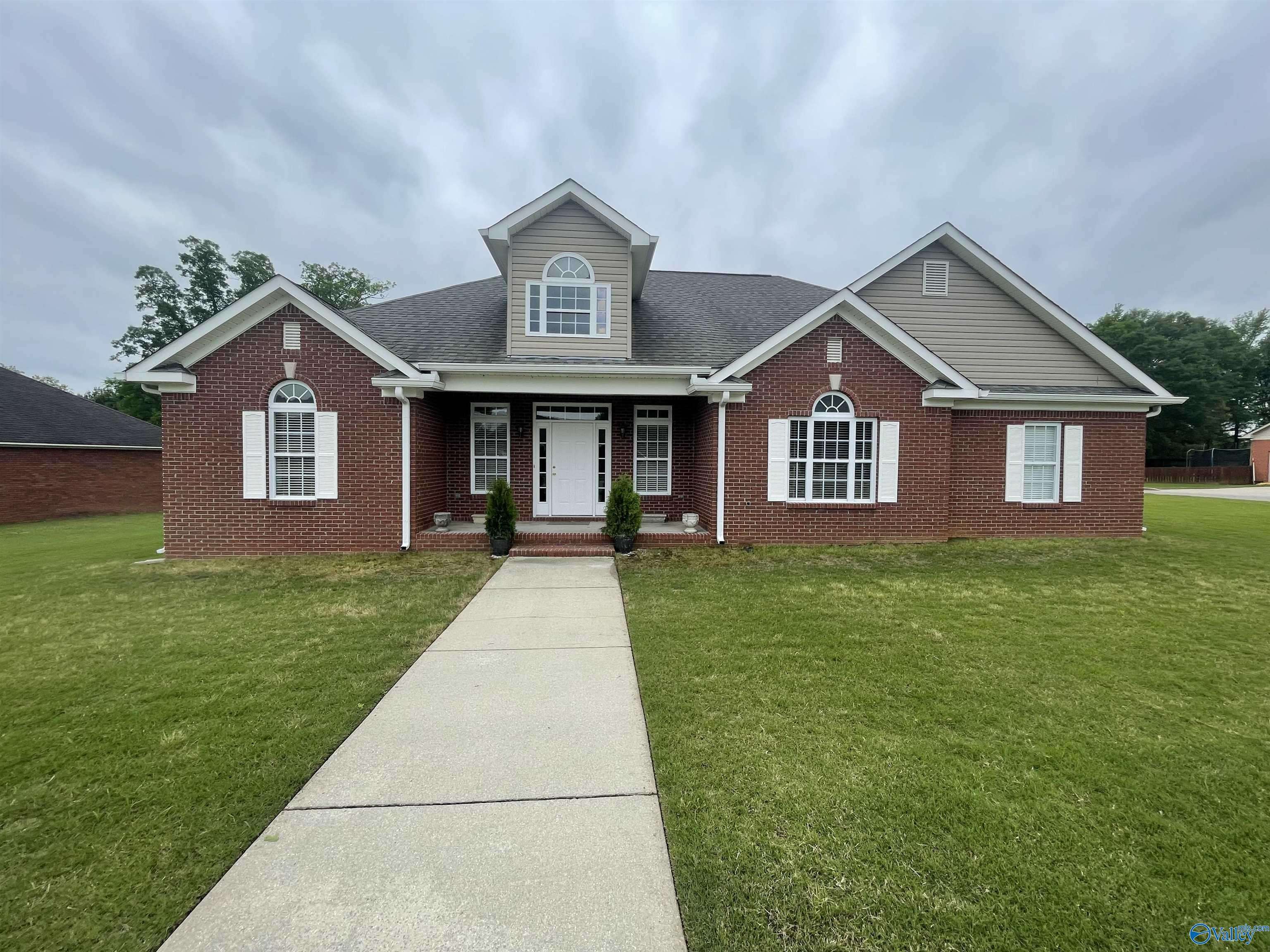 Hartselle, AL 35640,1016 Clint Drive SE
