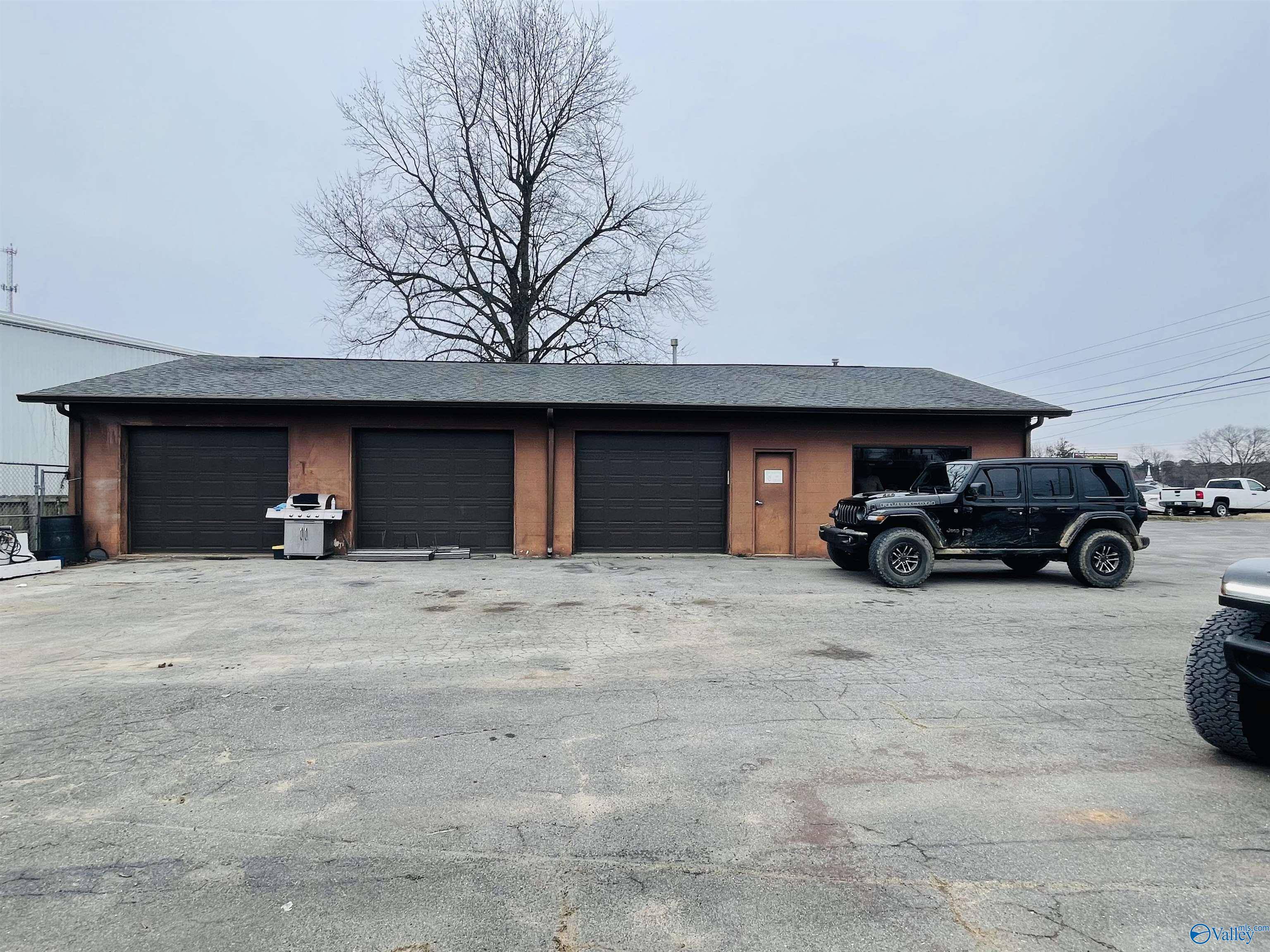 Albertville, AL 35950,5261 US Highway 431