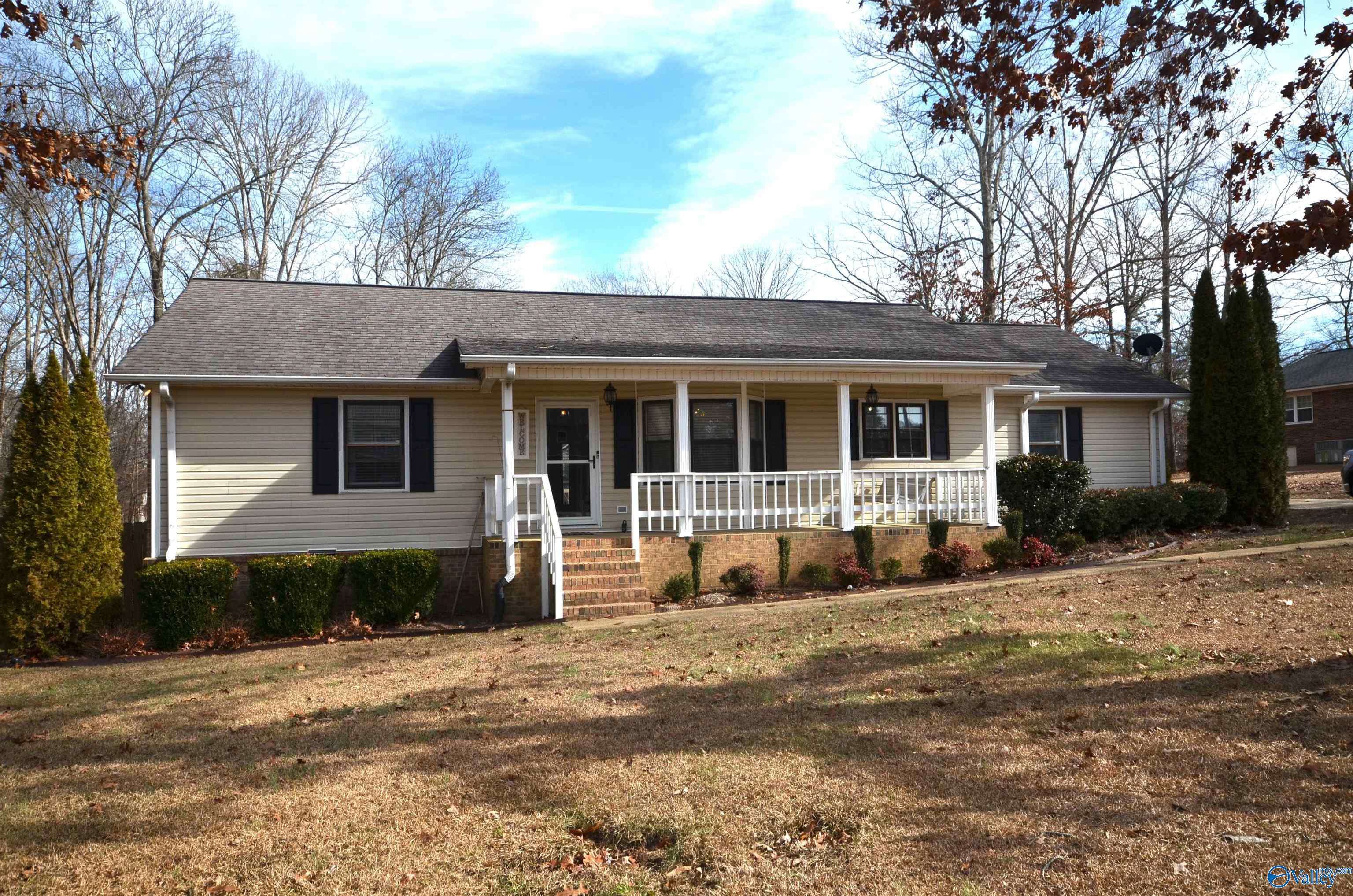 Arab, AL 35016,1918 Oakleaf Lane