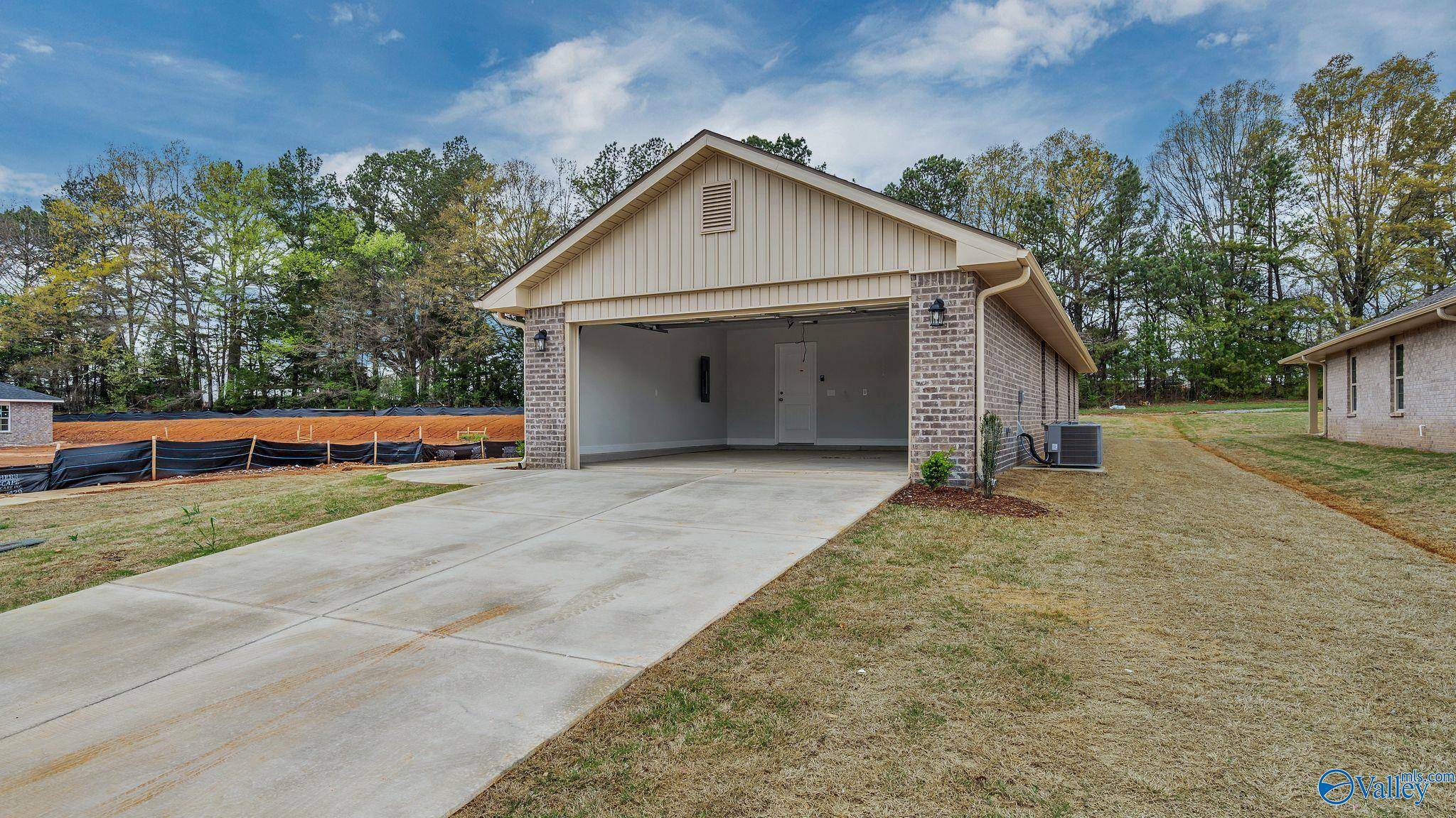Athens, AL 35611,15251 Lapwing Cove