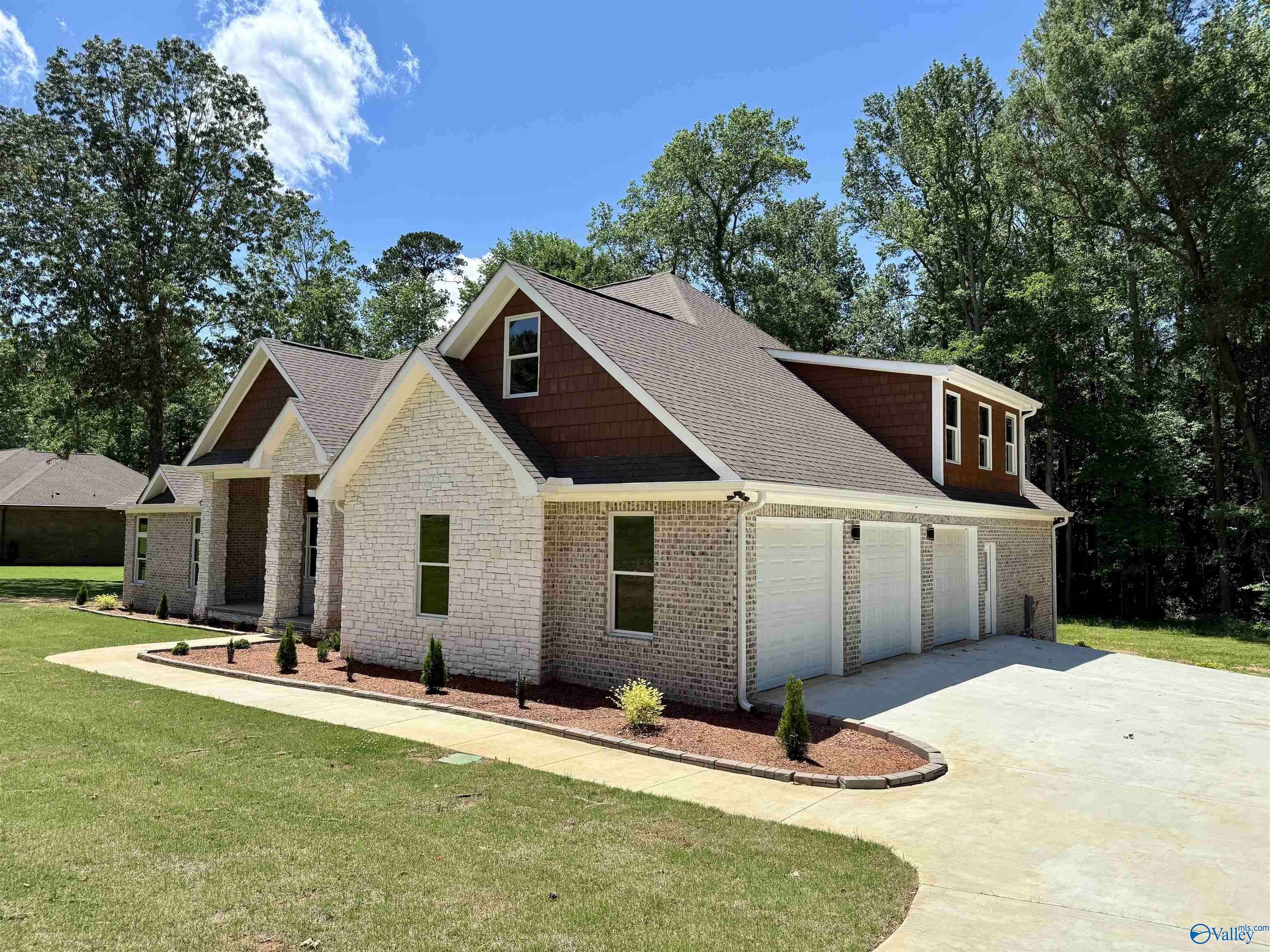 Scottsboro, AL 35769,273 Goose Pond Island Drive