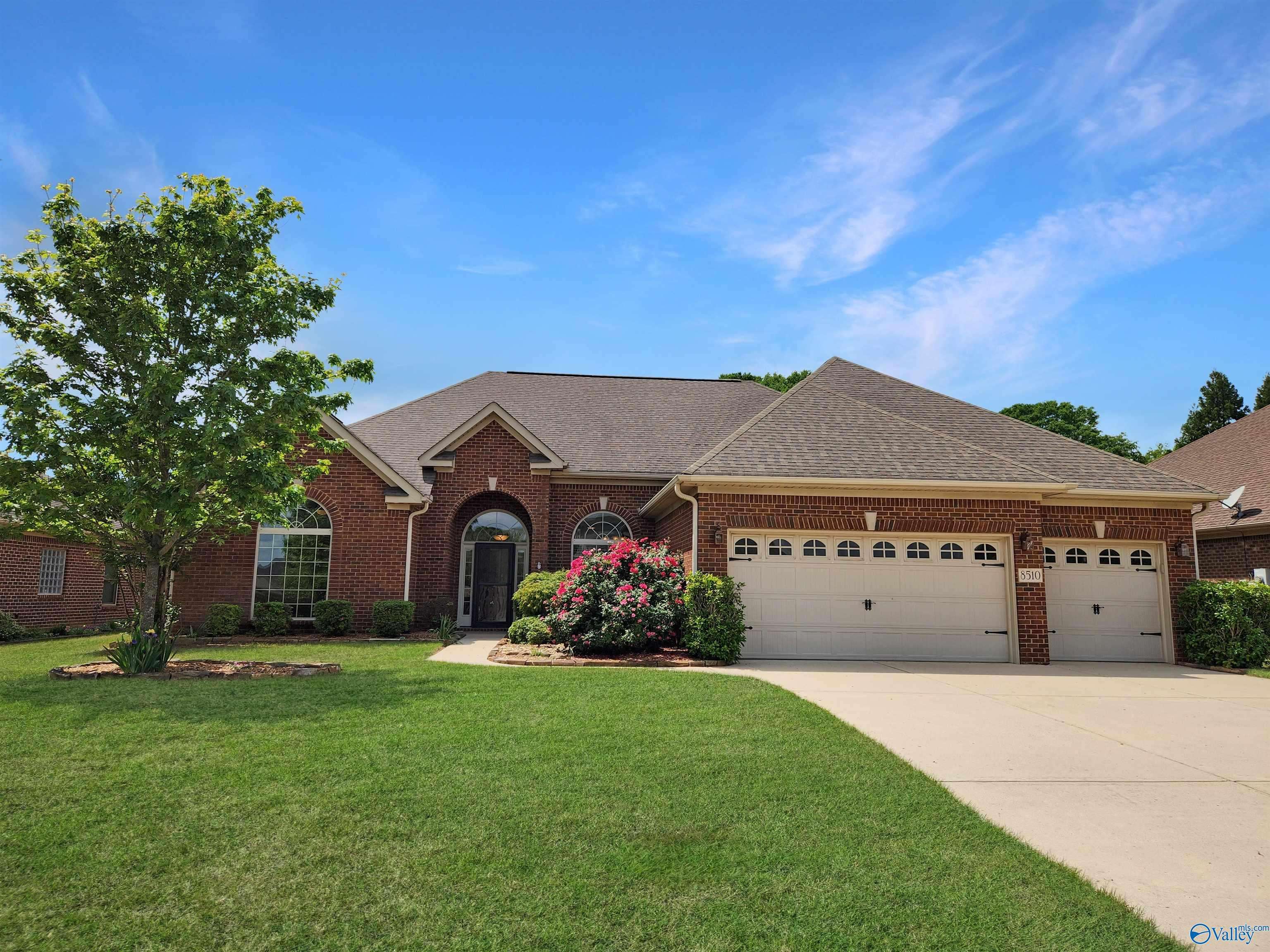 Owens Cross Roads, AL 35763,8510 Rolling Oaks Drive