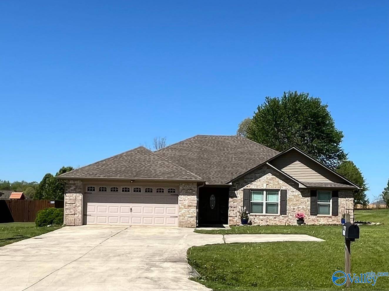 Athens, AL 35613,18243 E Limestone Road