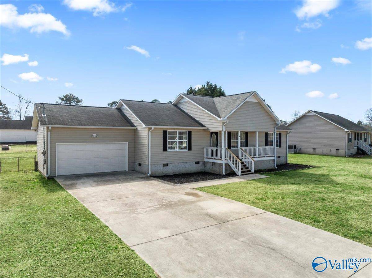 Albertville, AL 35950,113 Childmark Drive