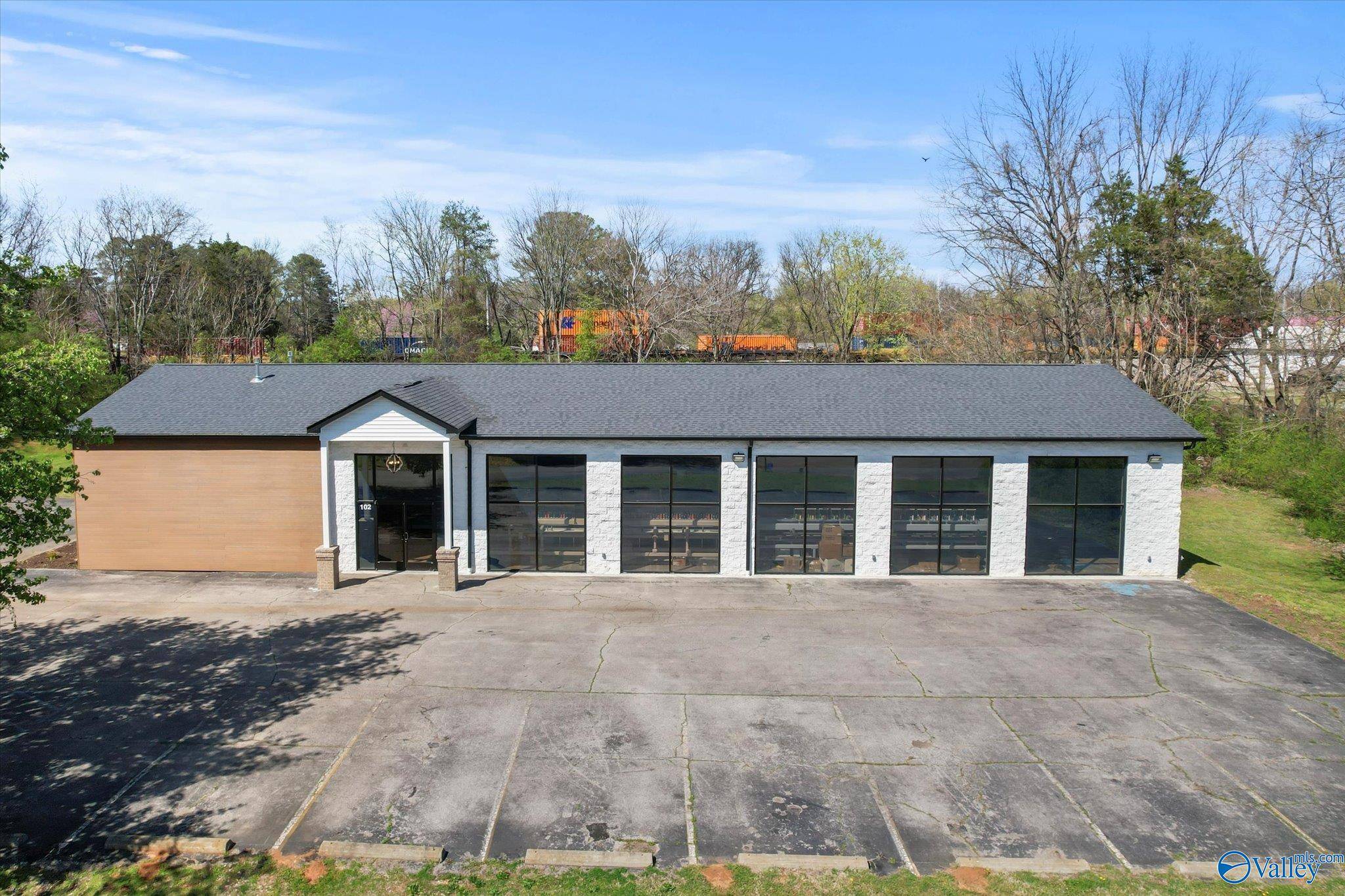 Madison, AL 35758,102 Gin Oaks Court