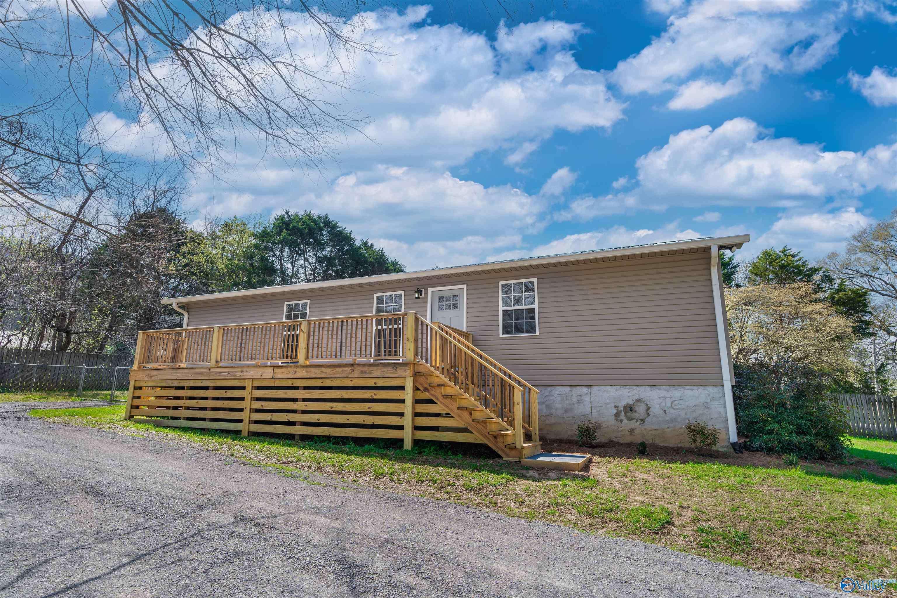 Valley Head, AL 35989,43 5th Avenue