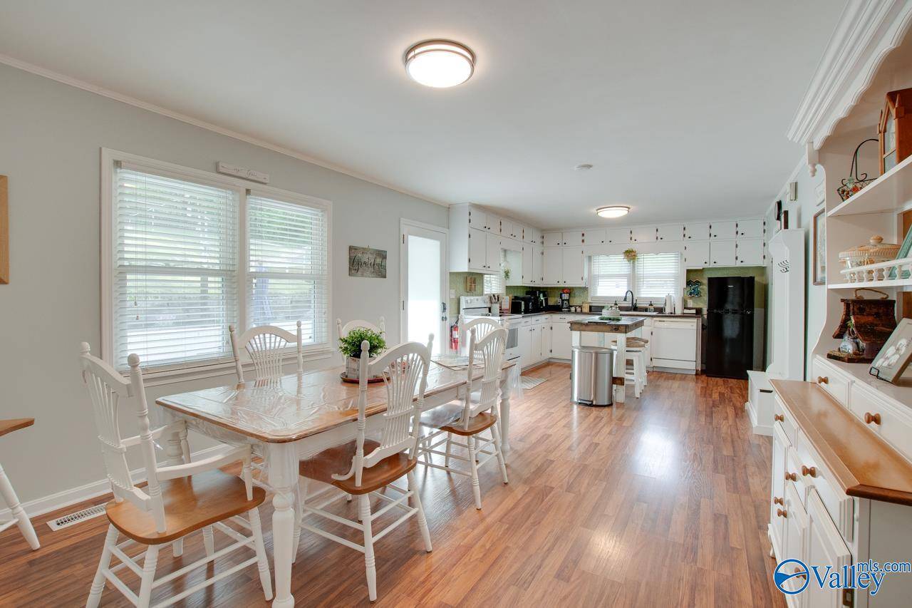 Guntersville, AL 35976,3105 Willow Beach Road