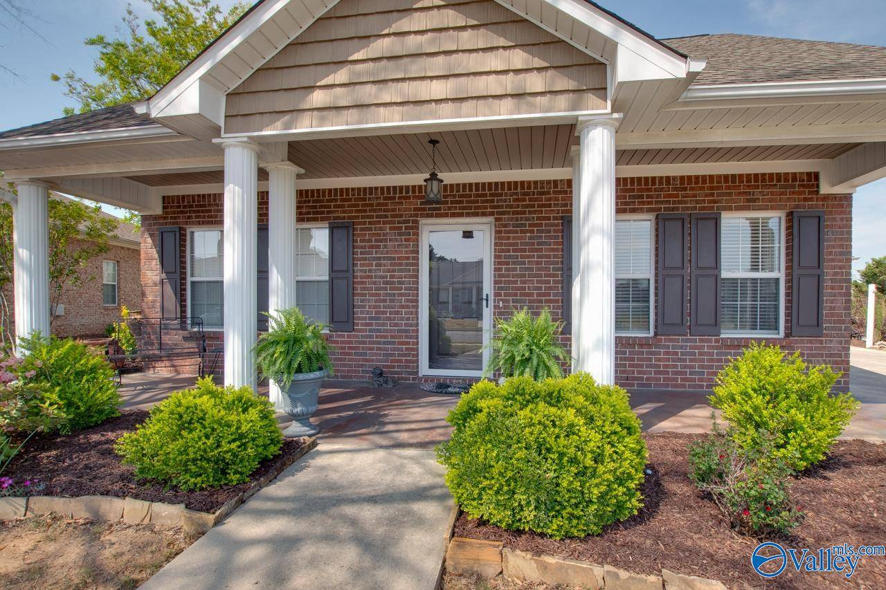 Owens Cross Roads, AL 35763,5111 Frankford Drive SE