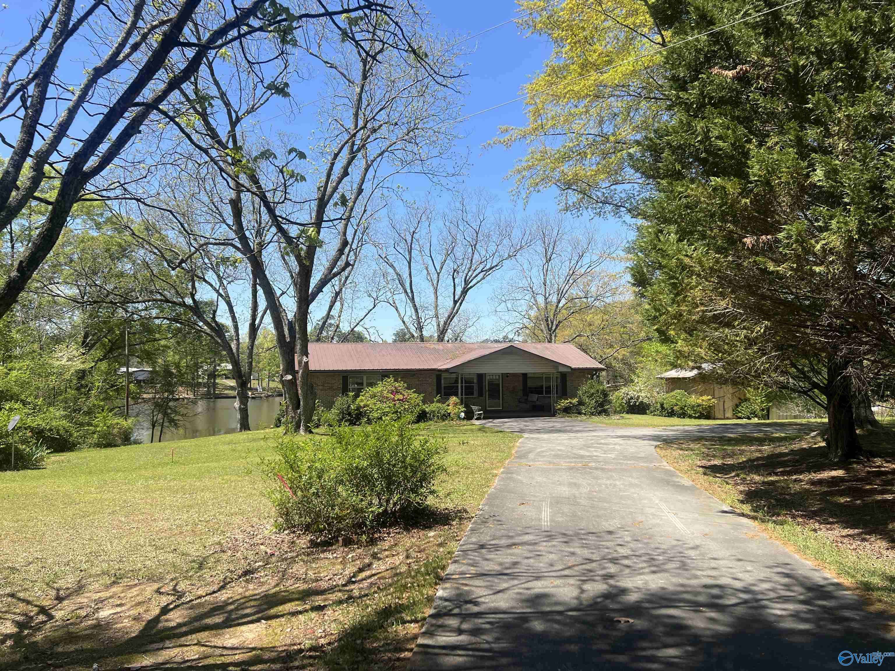 Cedar Bluff, AL 35959,765 County Road 745