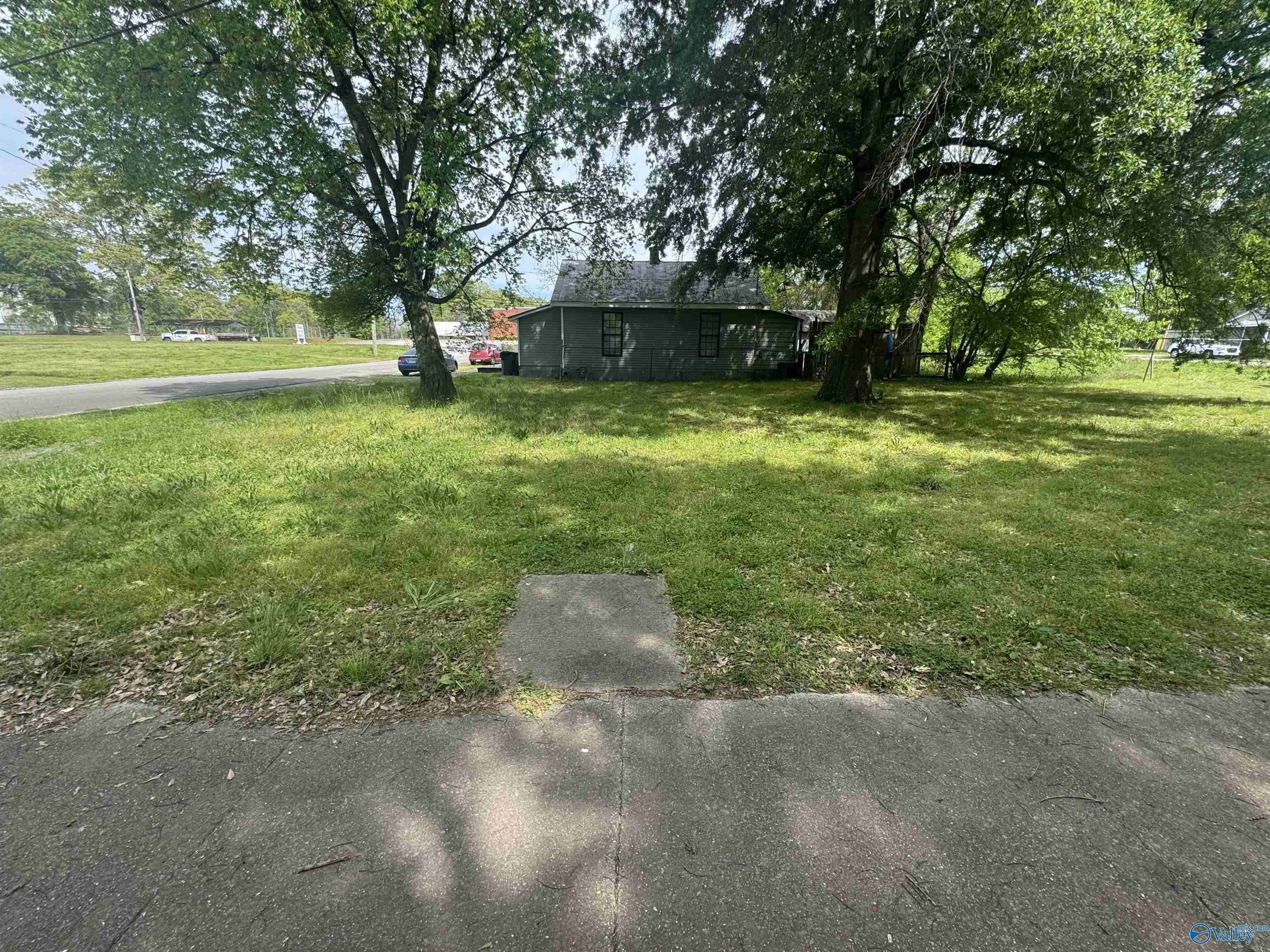 Decatur, AL 35601,802 18 1/2 Avenue