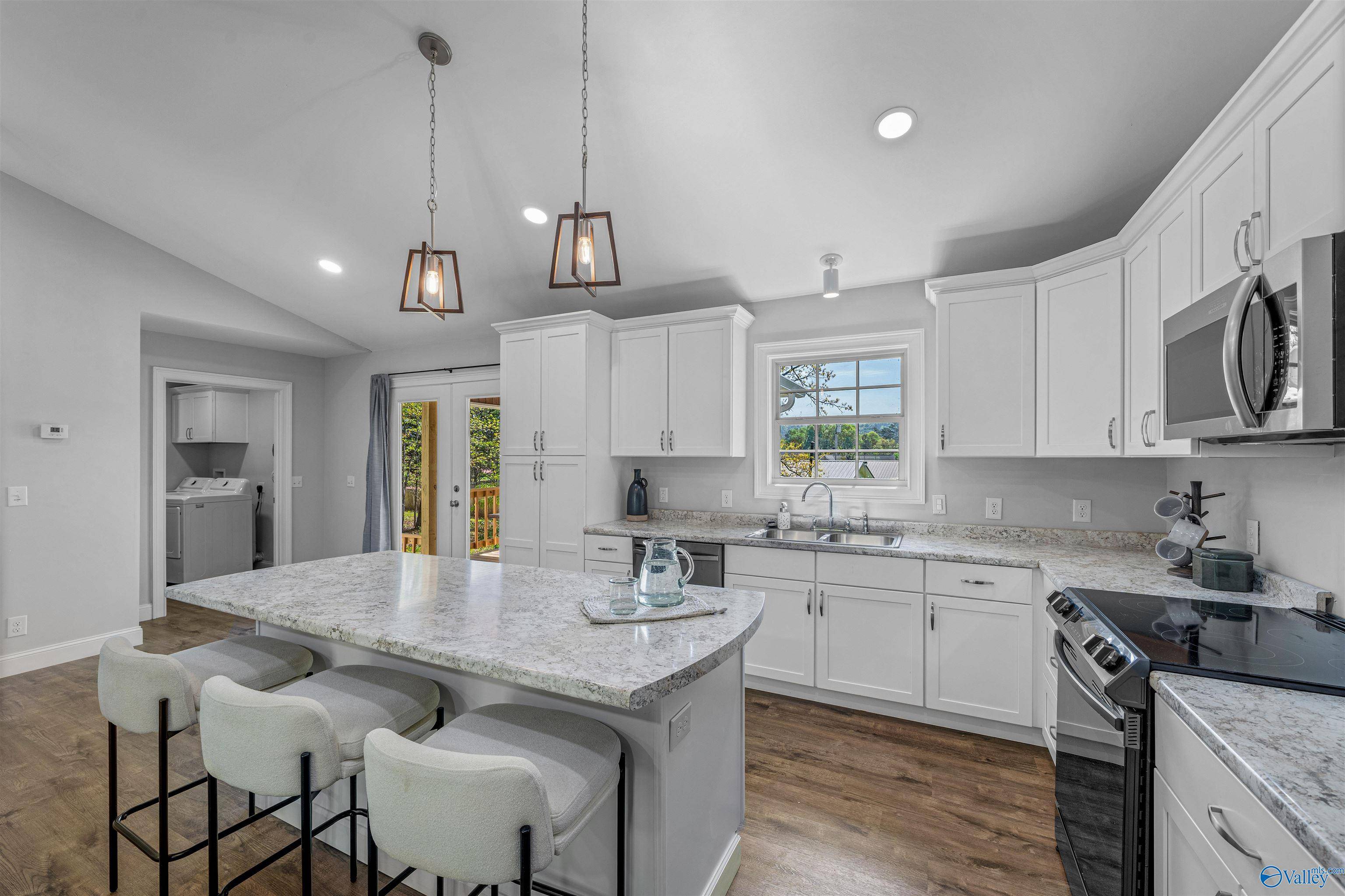 Valley Head, AL 35989,45 Hickory Lane