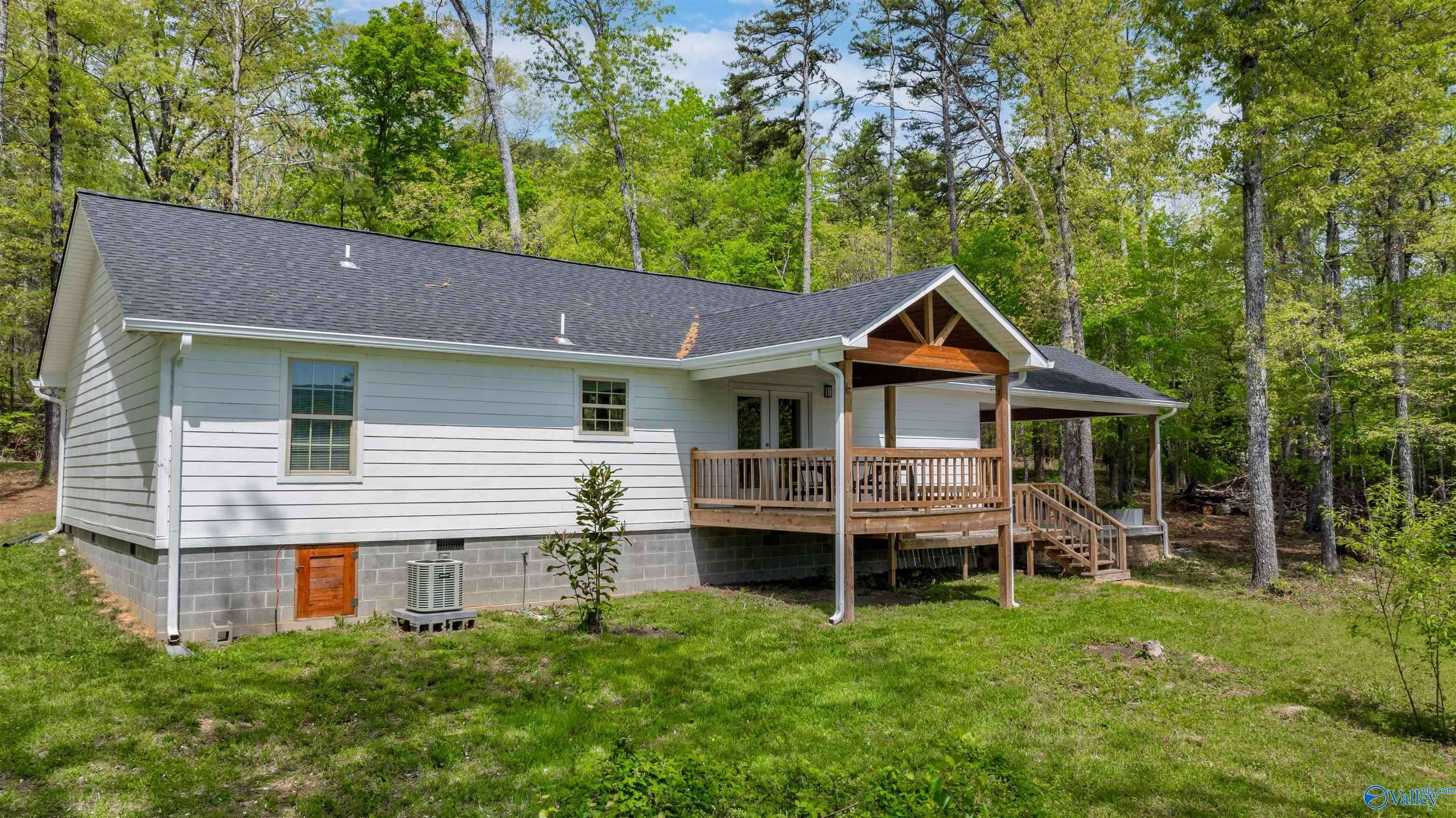 Valley Head, AL 35989,45 Hickory Lane