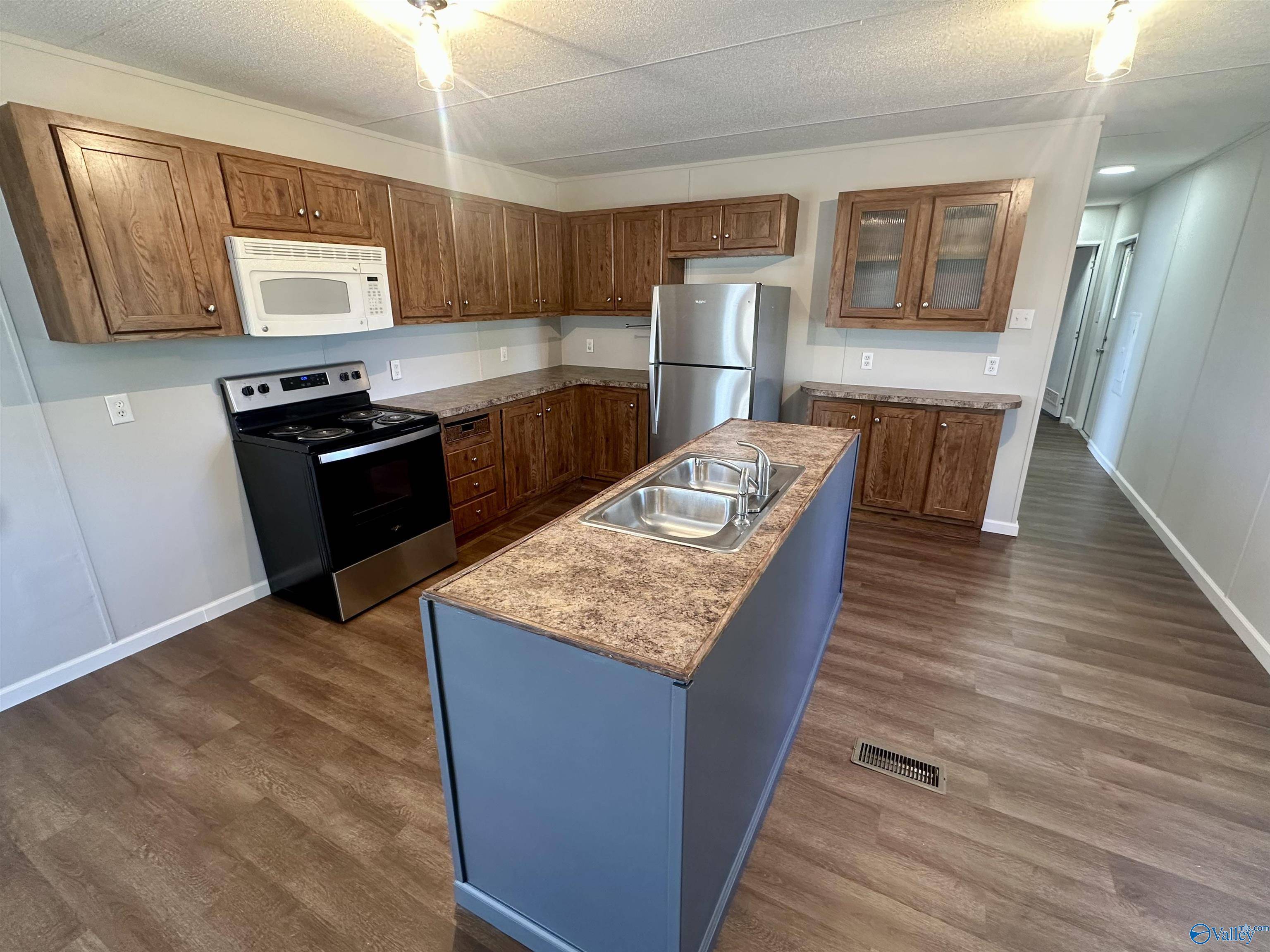Athens, AL 35613,21057 Holt Road