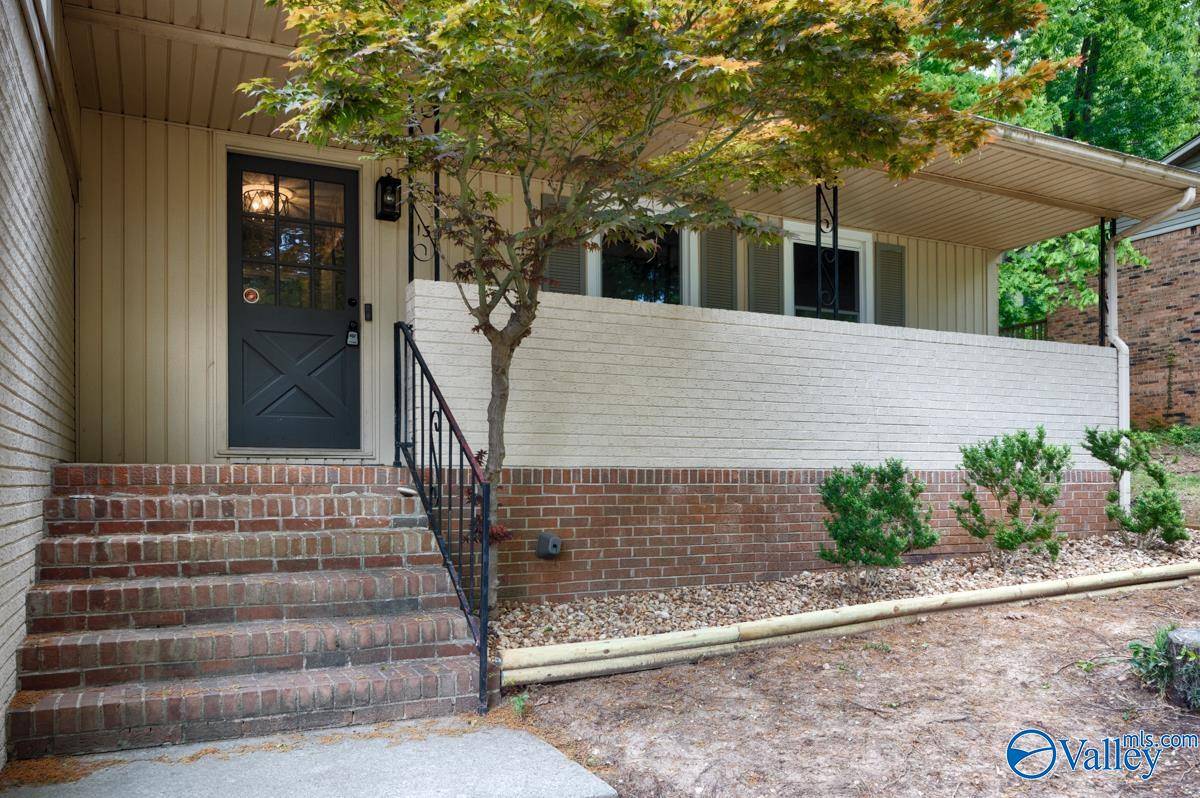 Huntsville, AL 35803,11311 Mountaincrest Drive
