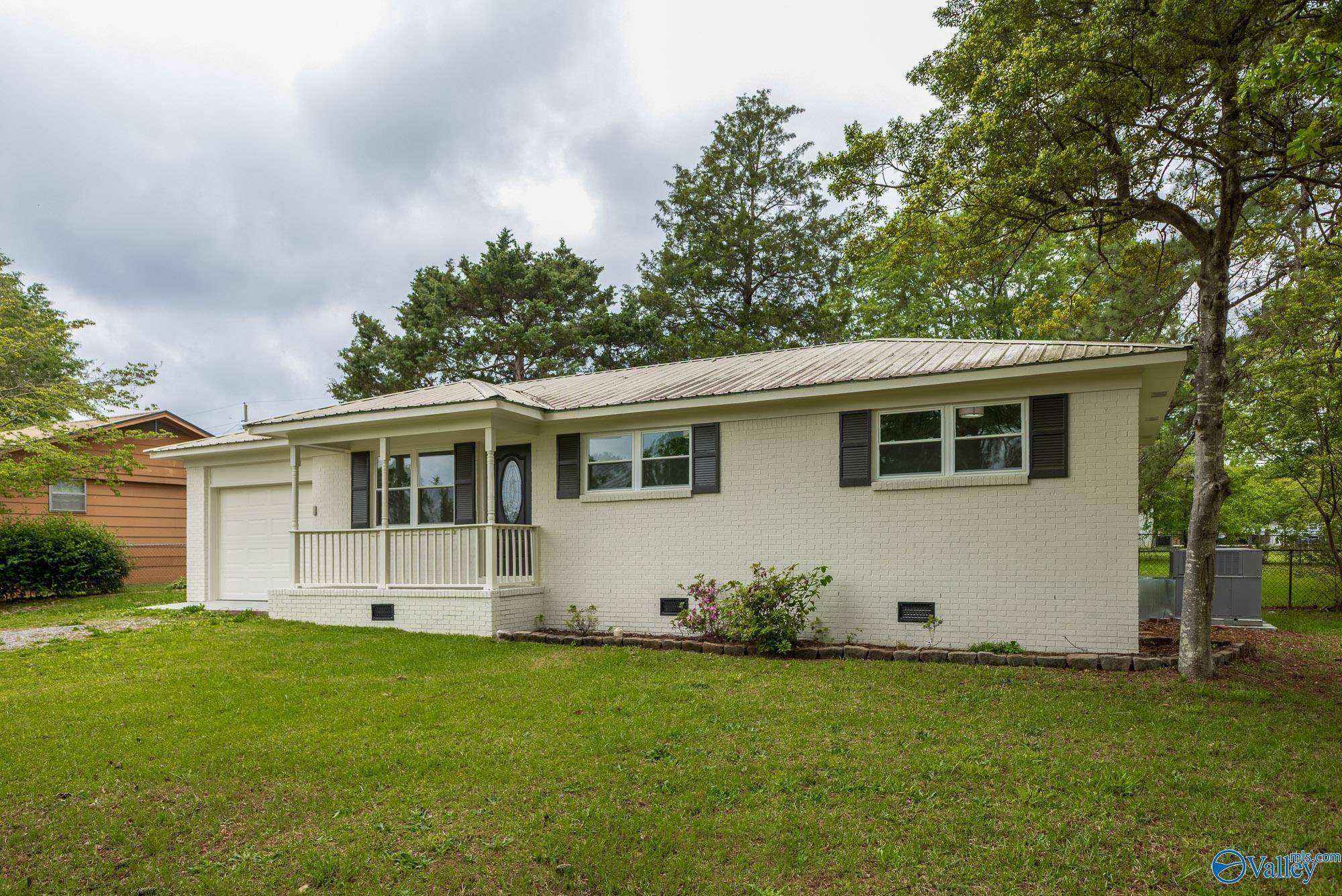 Hartselle, AL 35640,303 Gilchrist Street