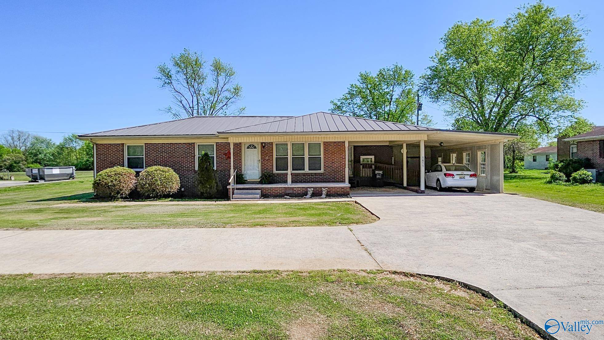 Athens, AL 35611,1411 W Washington Street