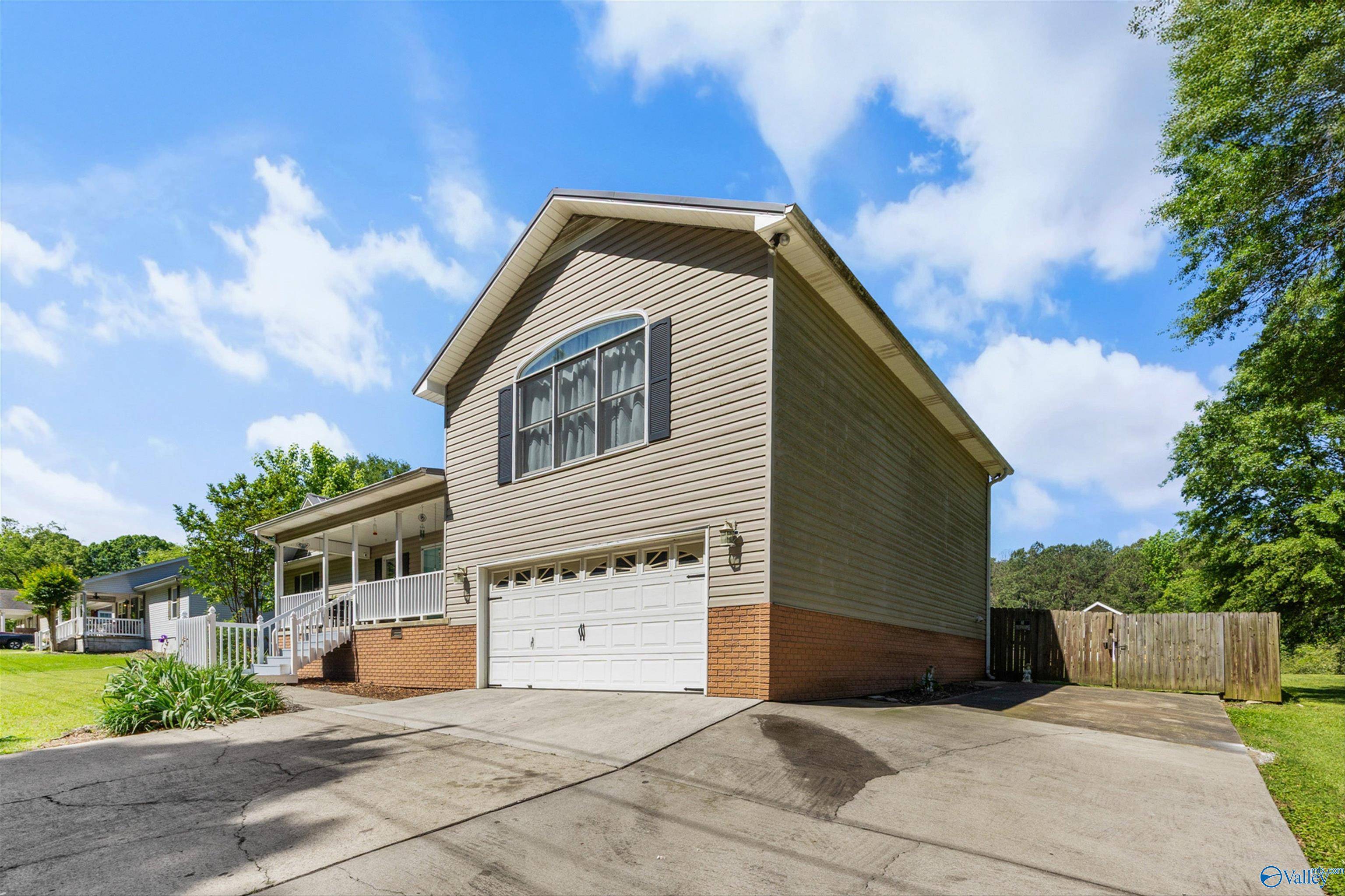 Arab, AL 35016,525 10th Street