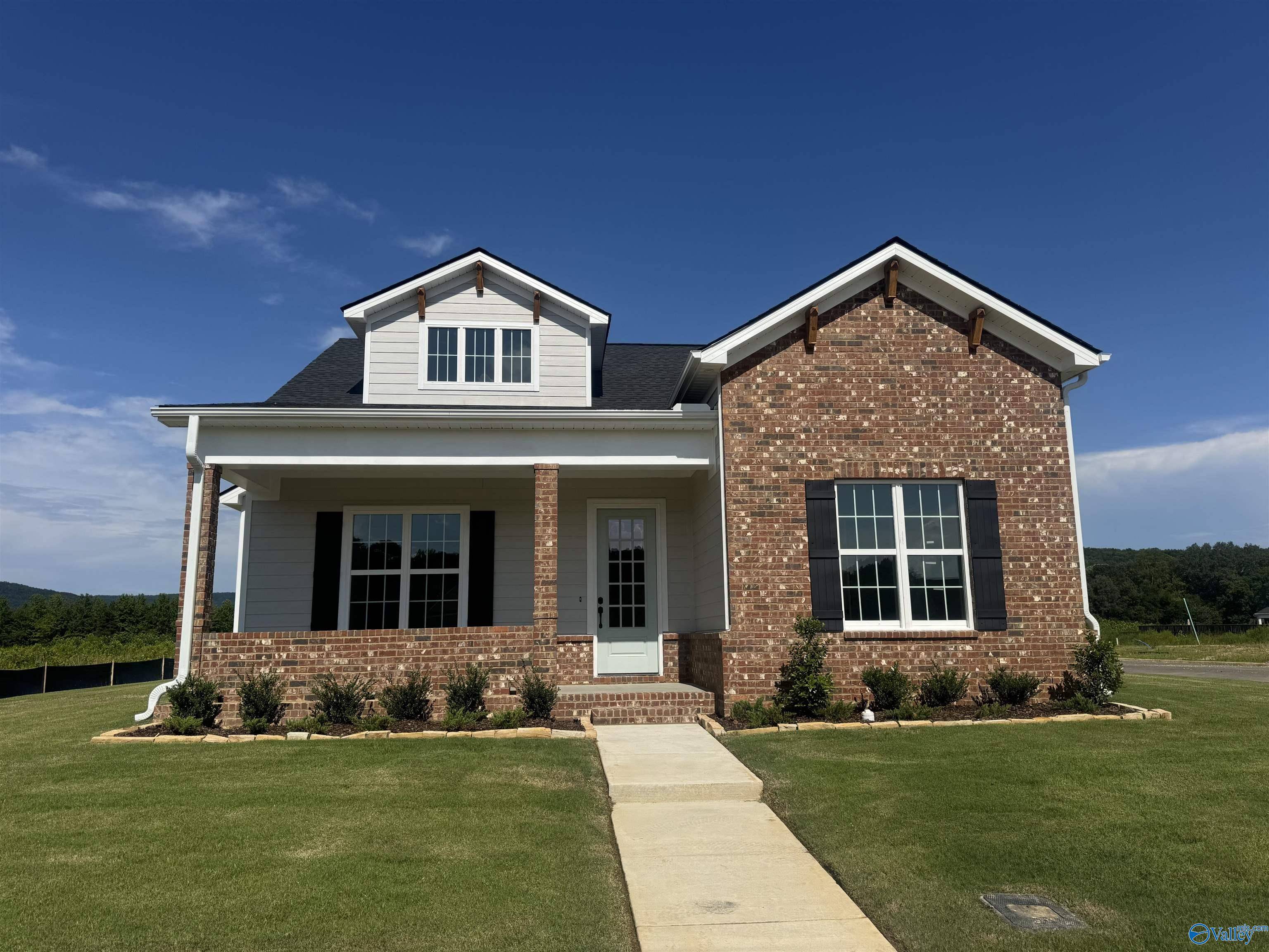 Owens Cross Roads, AL 35763,7923 Autumn Glen Drive