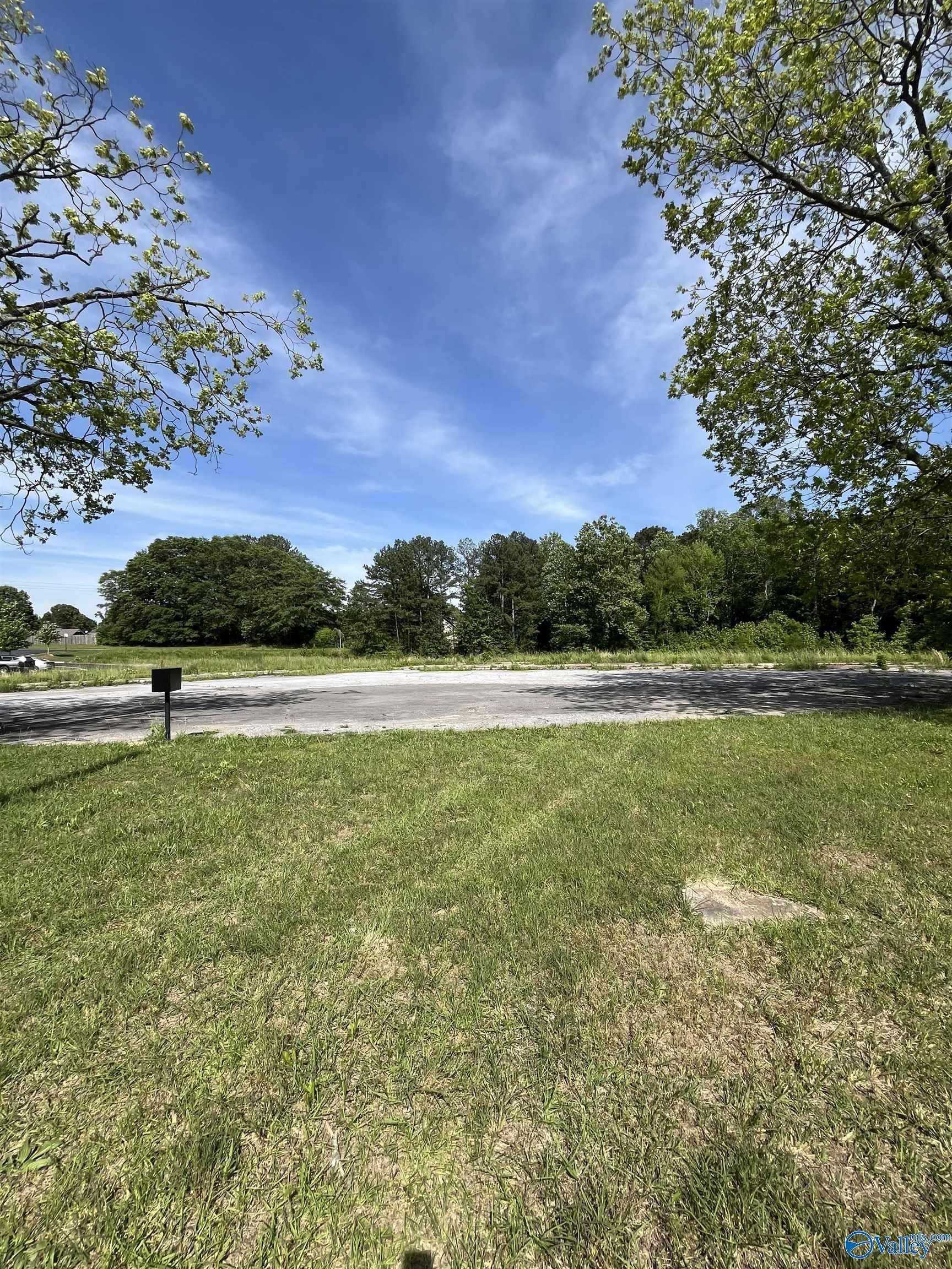 Boaz, AL 35957,2692 US Highway 431