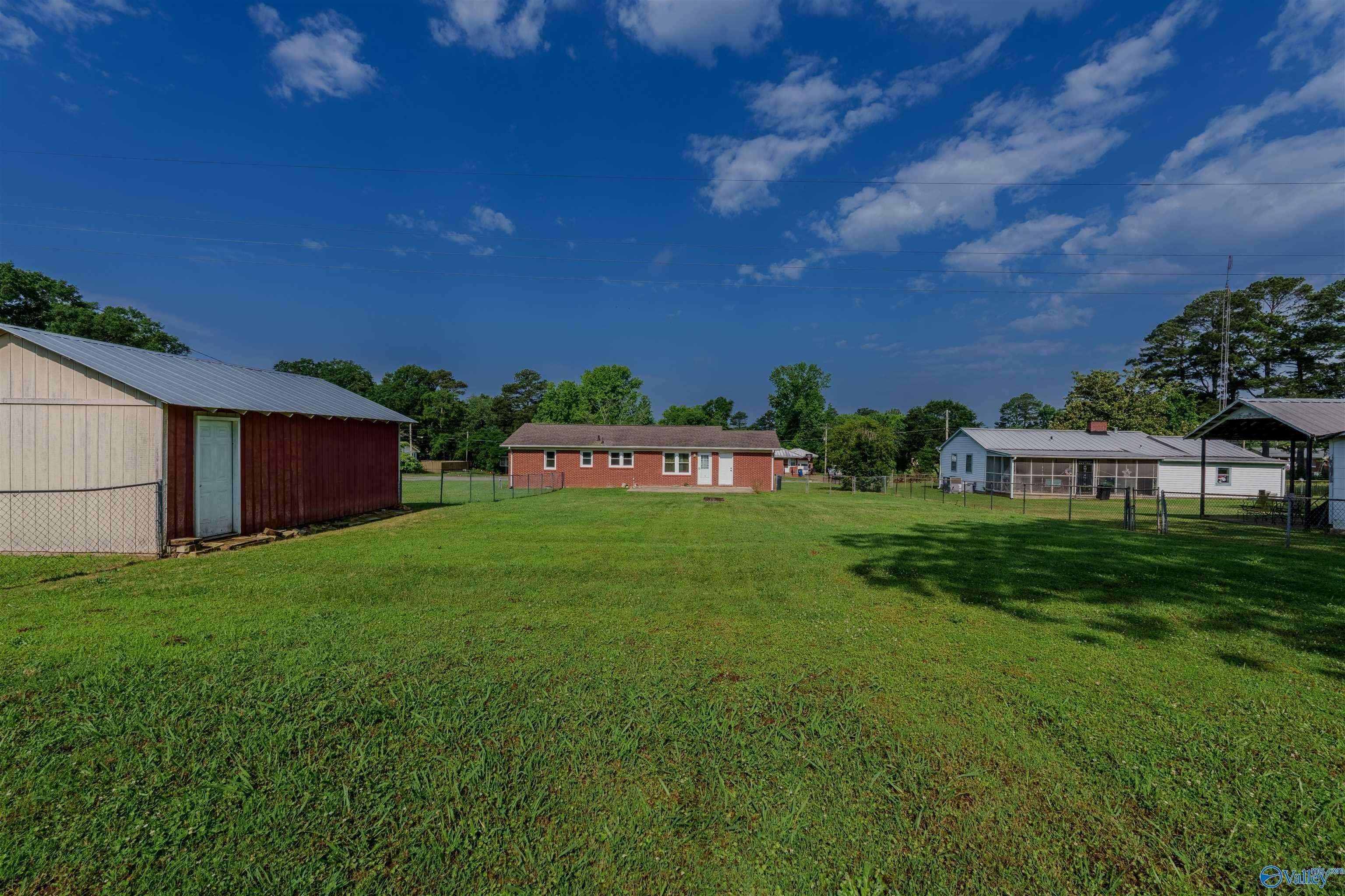 Florence, AL 35633,104 Camellia Drive
