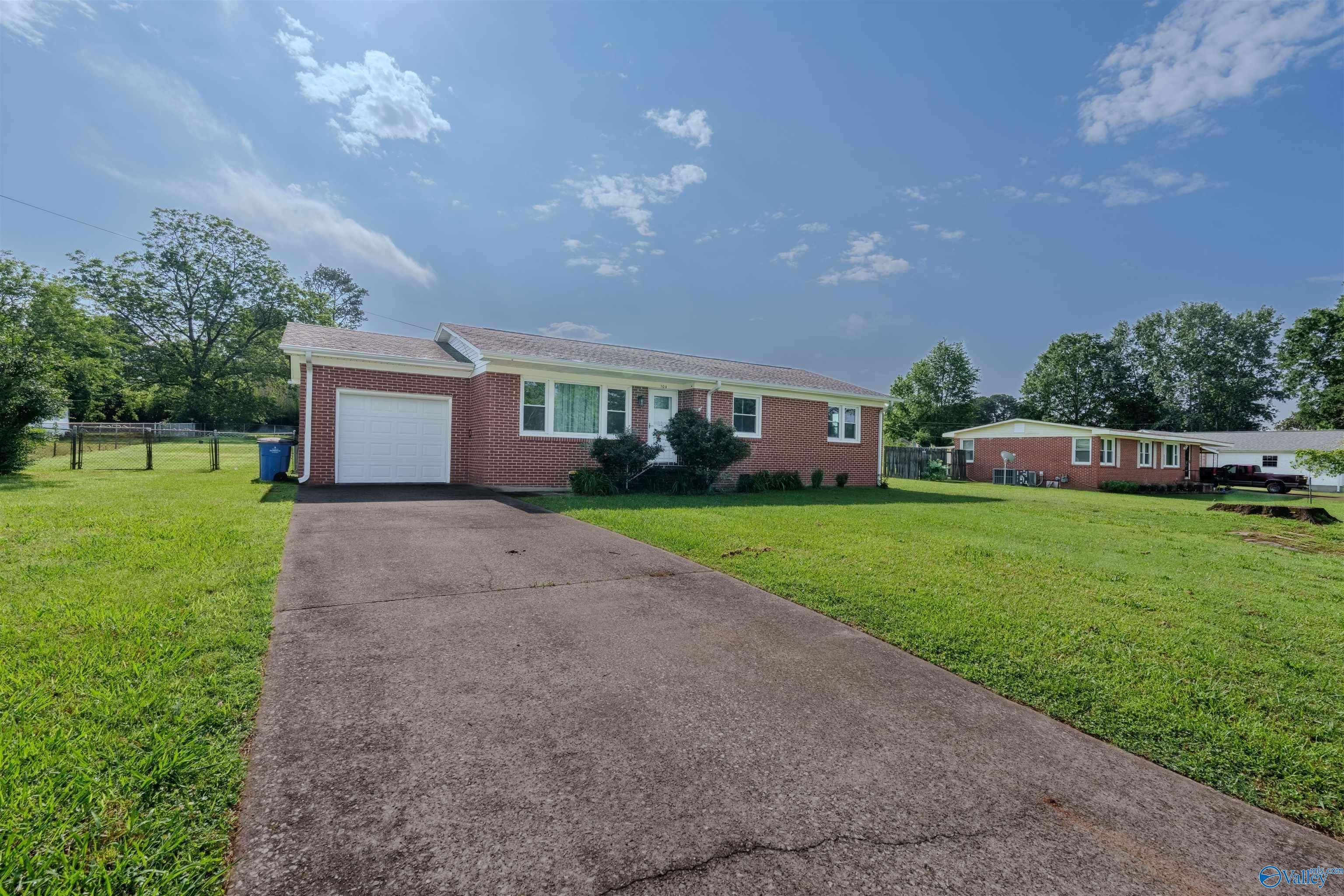 Florence, AL 35633,104 Camellia Drive
