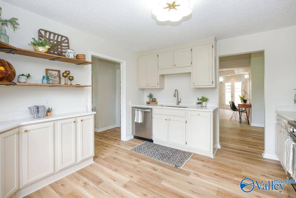 Huntsville, AL 35806,1809 Hollytree Drive
