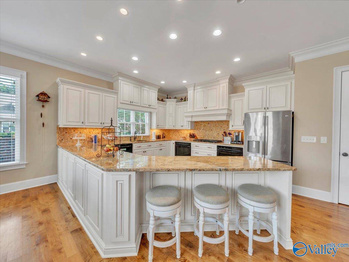 Huntsville, AL 35806,6403 NW Dunnavant Place