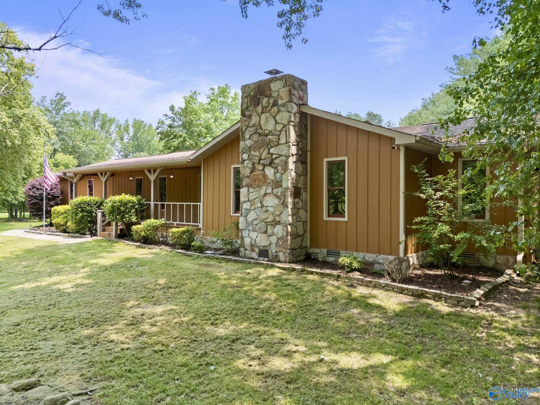 Owens Cross Roads, AL 35763,913 Old Big Cove Road SE
