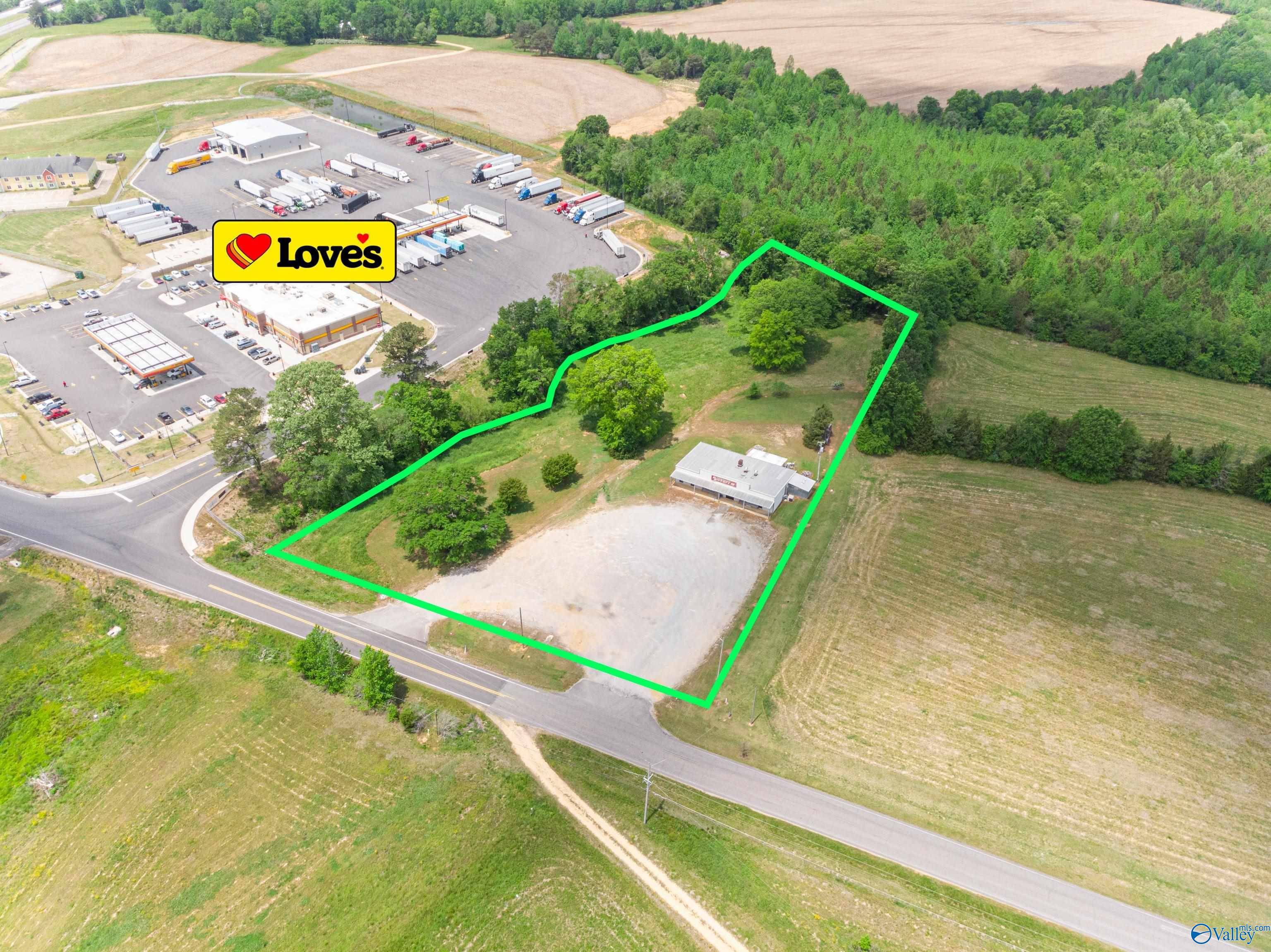 Hamilton, AL 35570,1056 County Highway 35