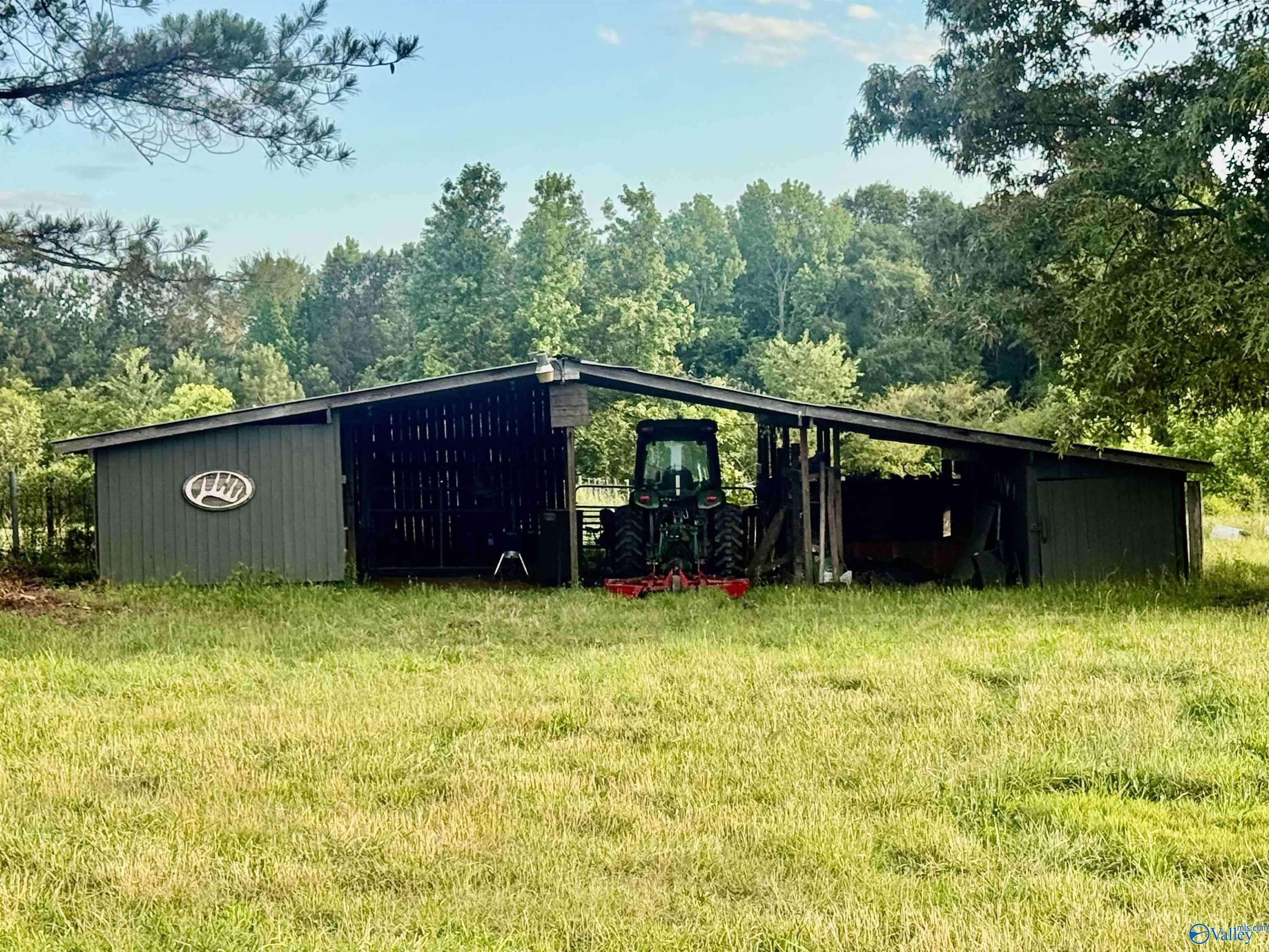 Collinsville, AL 35961,417 County Road 582