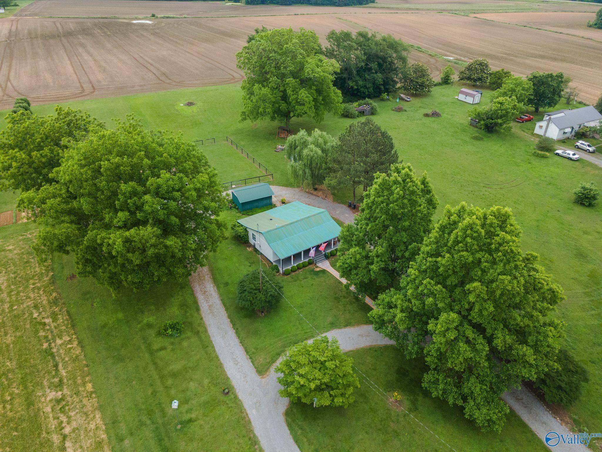 Elora, TN 37328,408 Elora Road