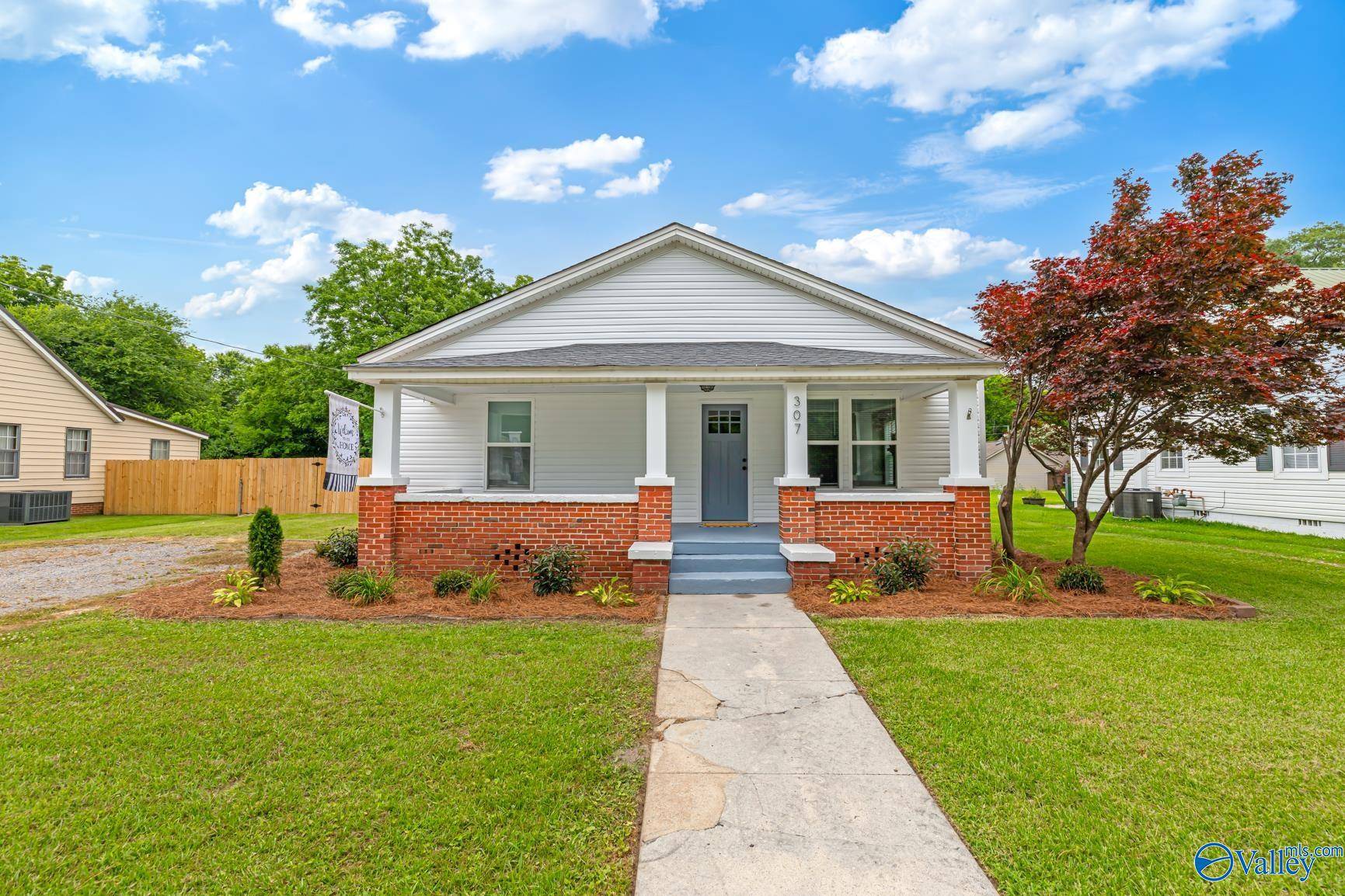 Hartselle, AL 35640,307 Simpson Street SE