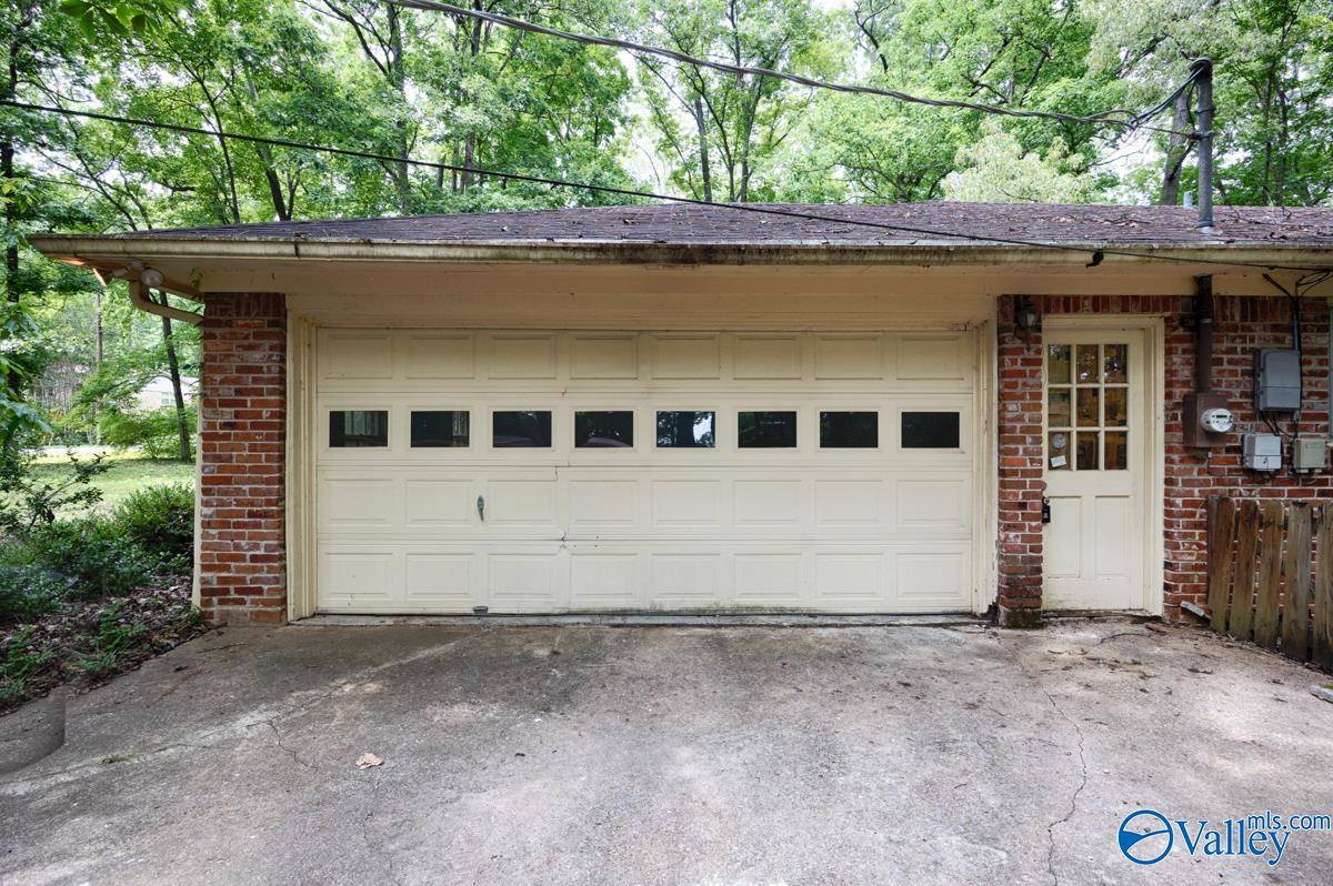 Huntsville, AL 35803,10115 SE Bluff Drive