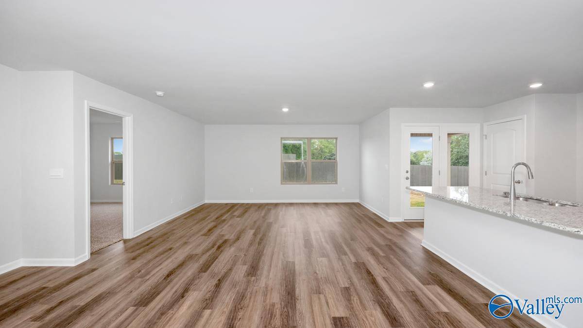 Harvest, AL 35749,15411 Bees Street