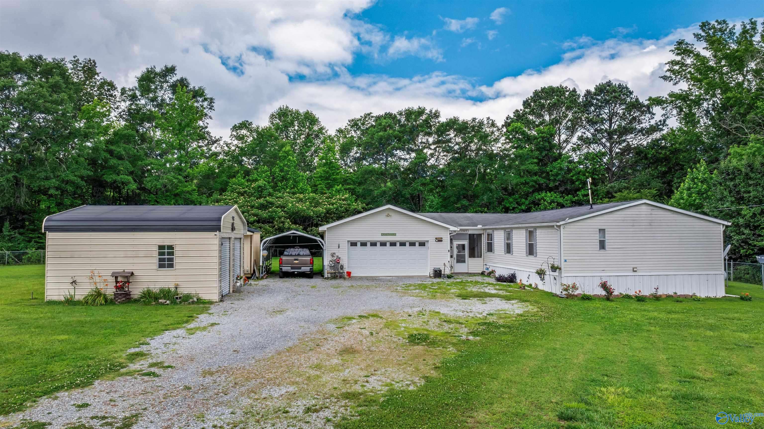 Hokes Bluff, AL 35903,154 Creekside Drive