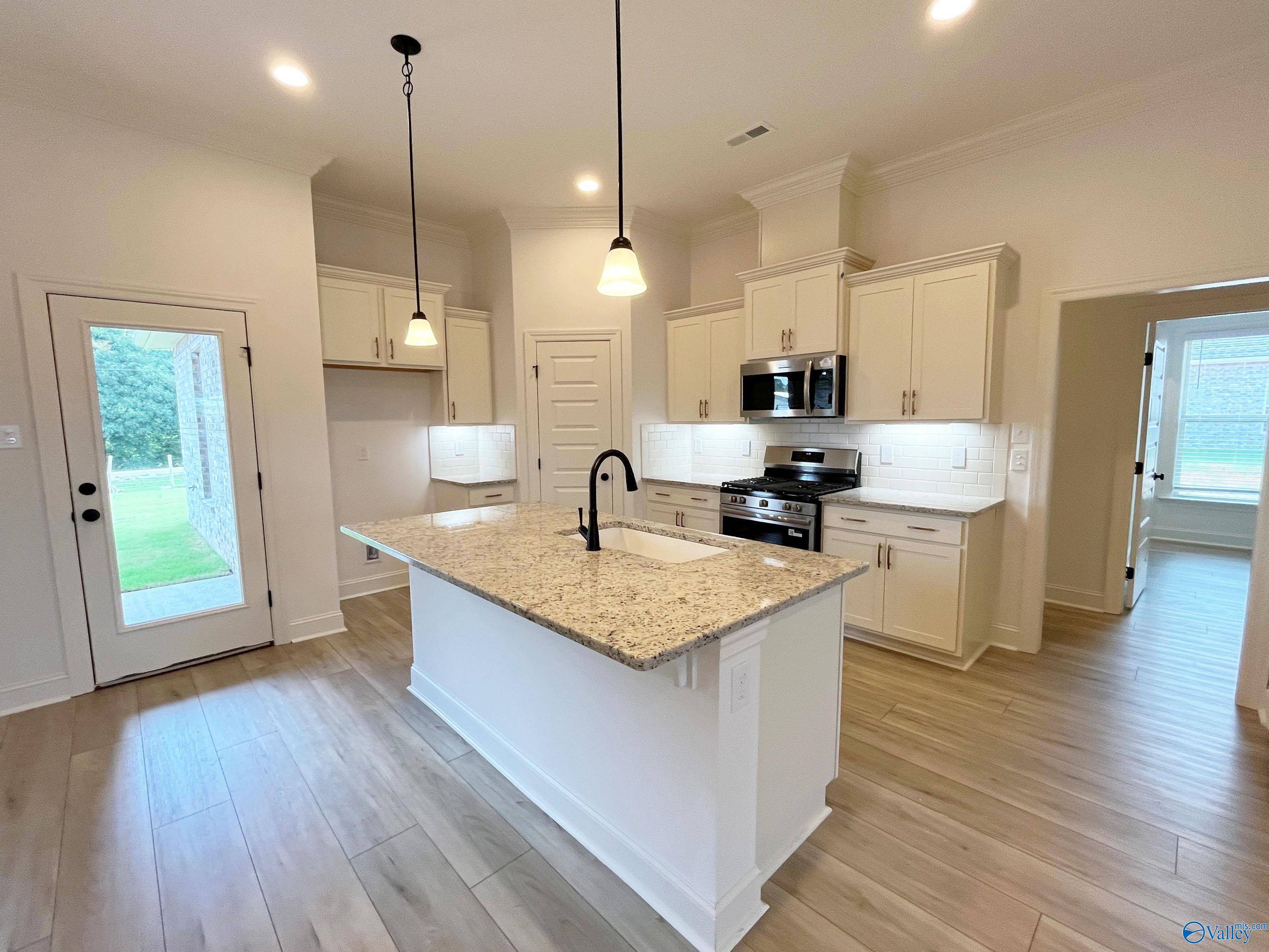 Athens, AL 35613,17648 Cabernet Street