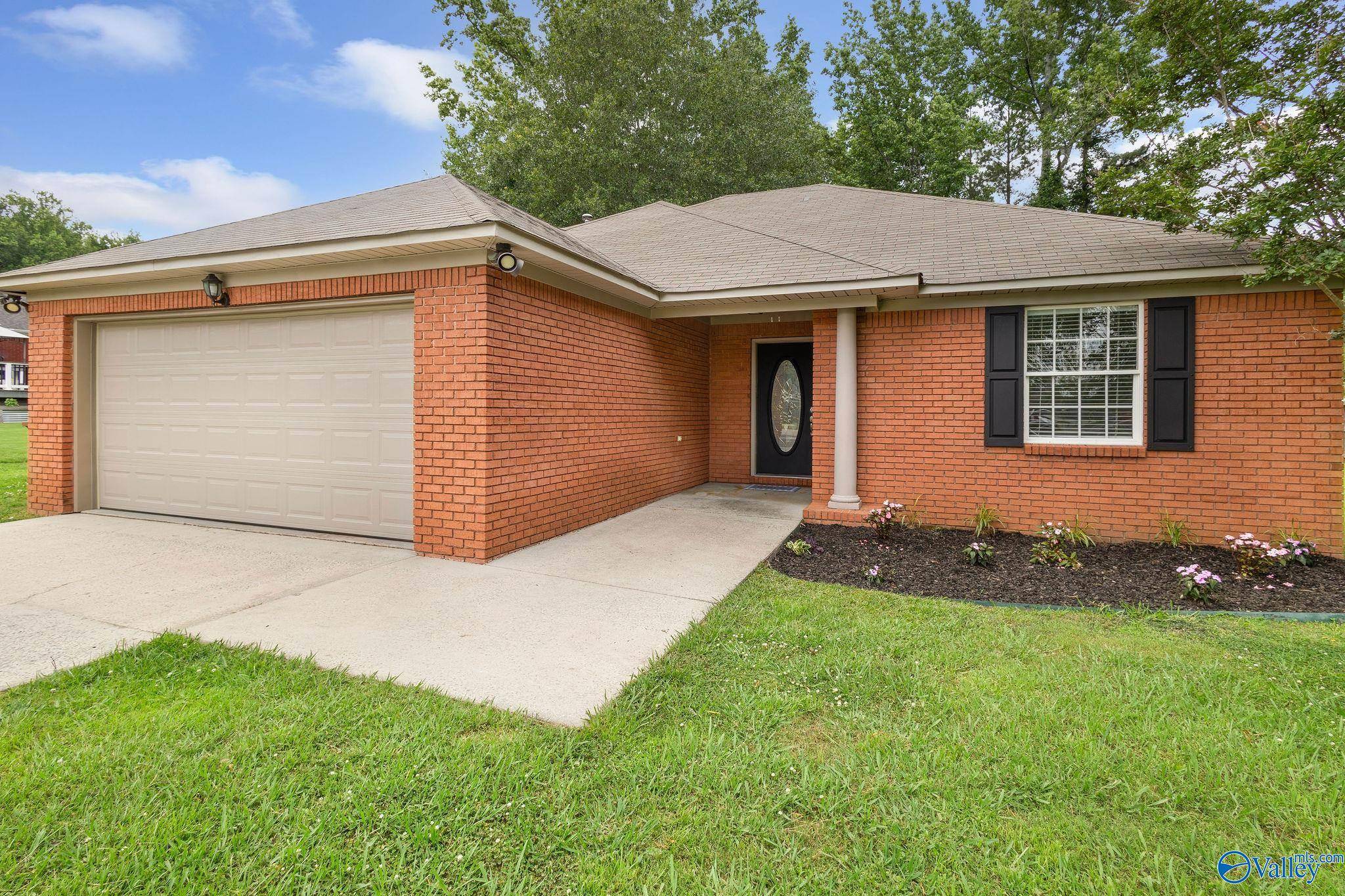 Hartselle, AL 35640,1109 SW Pine Trail