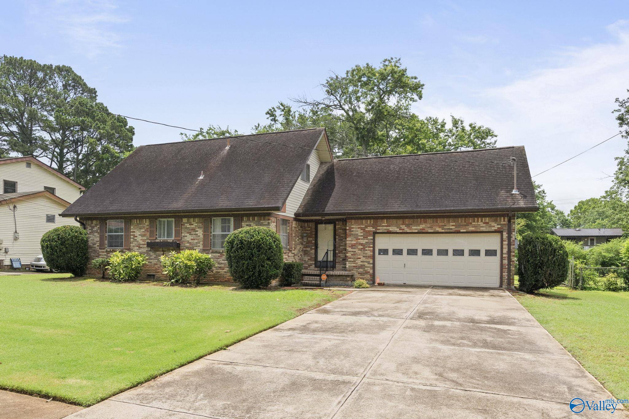 Huntsville, AL 35810,3815 NW Jamestown Drive