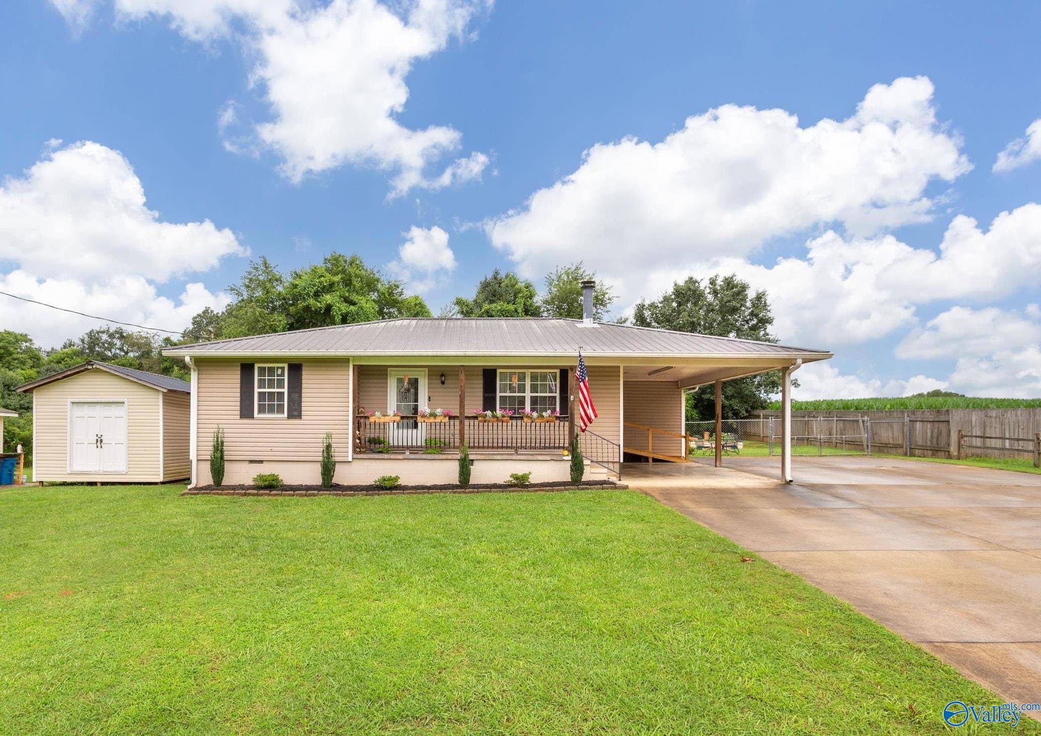Rainbow City, AL 35906,690 Rainbow Haven
