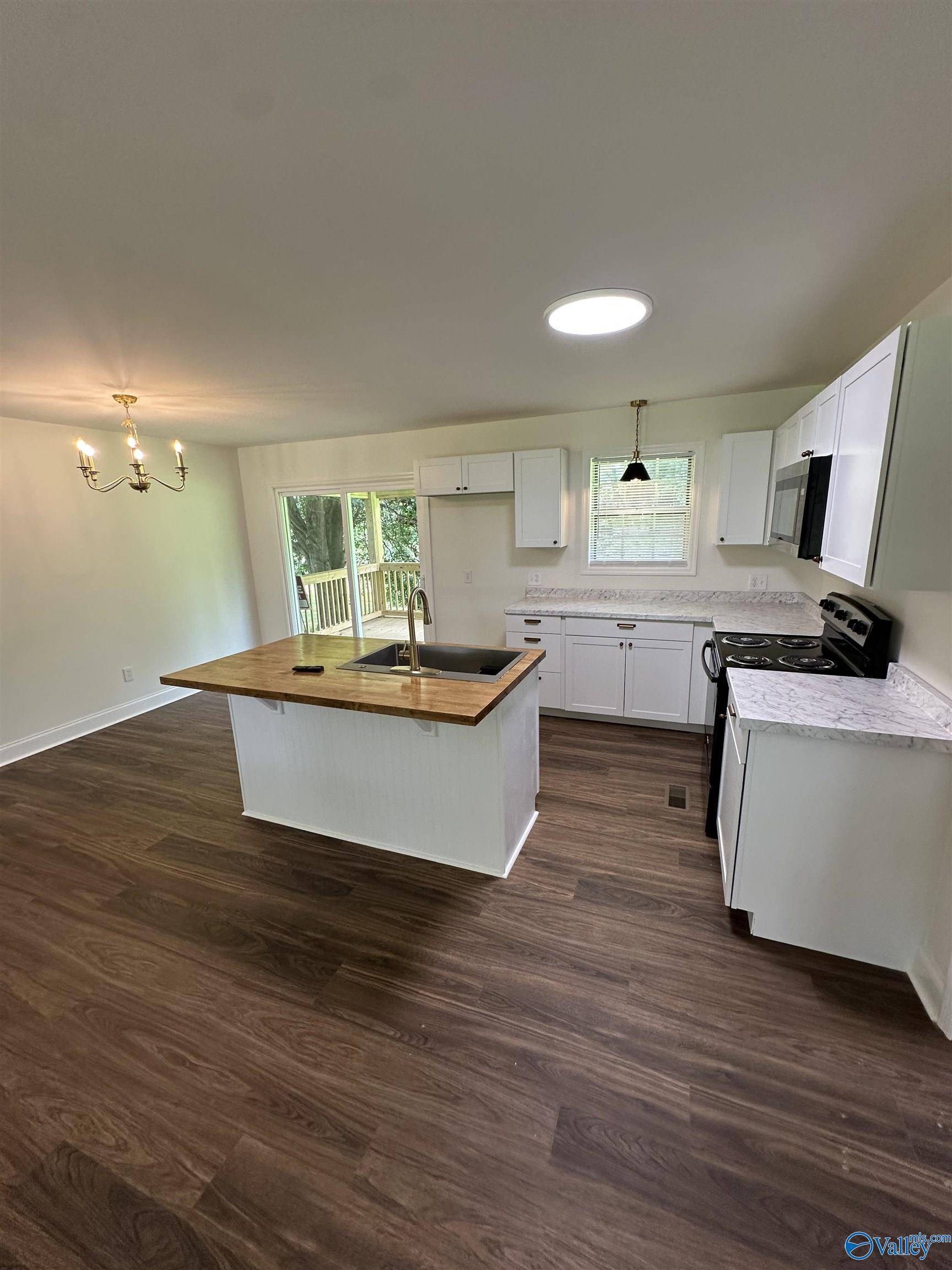 Boaz, AL 35957,400 East Highway