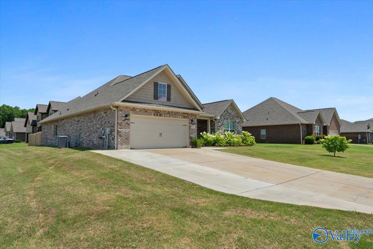 Decatur, AL 35603,10 Sage Oak Drive