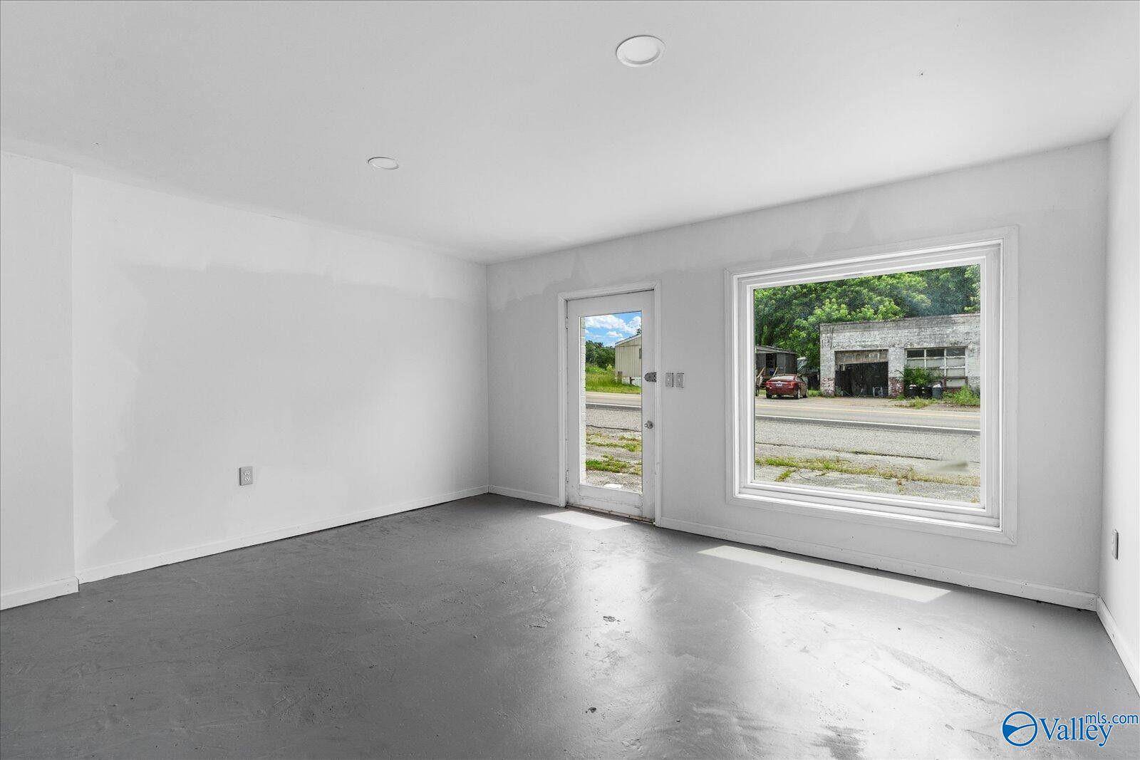 Whitwell, TN 37397,125 W Indiana Avenue