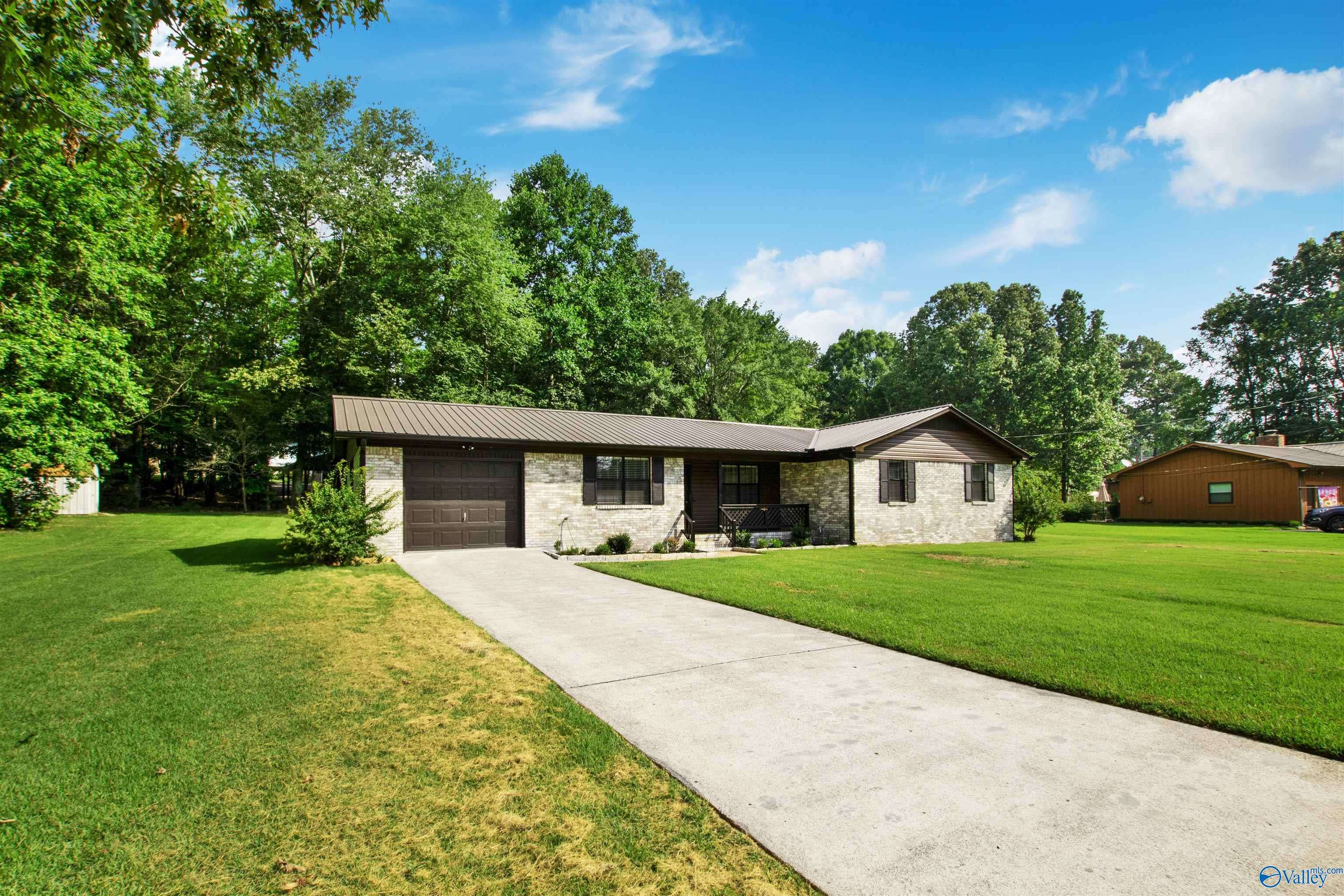 Guntersville, AL 35976,107 Pinewood Circle