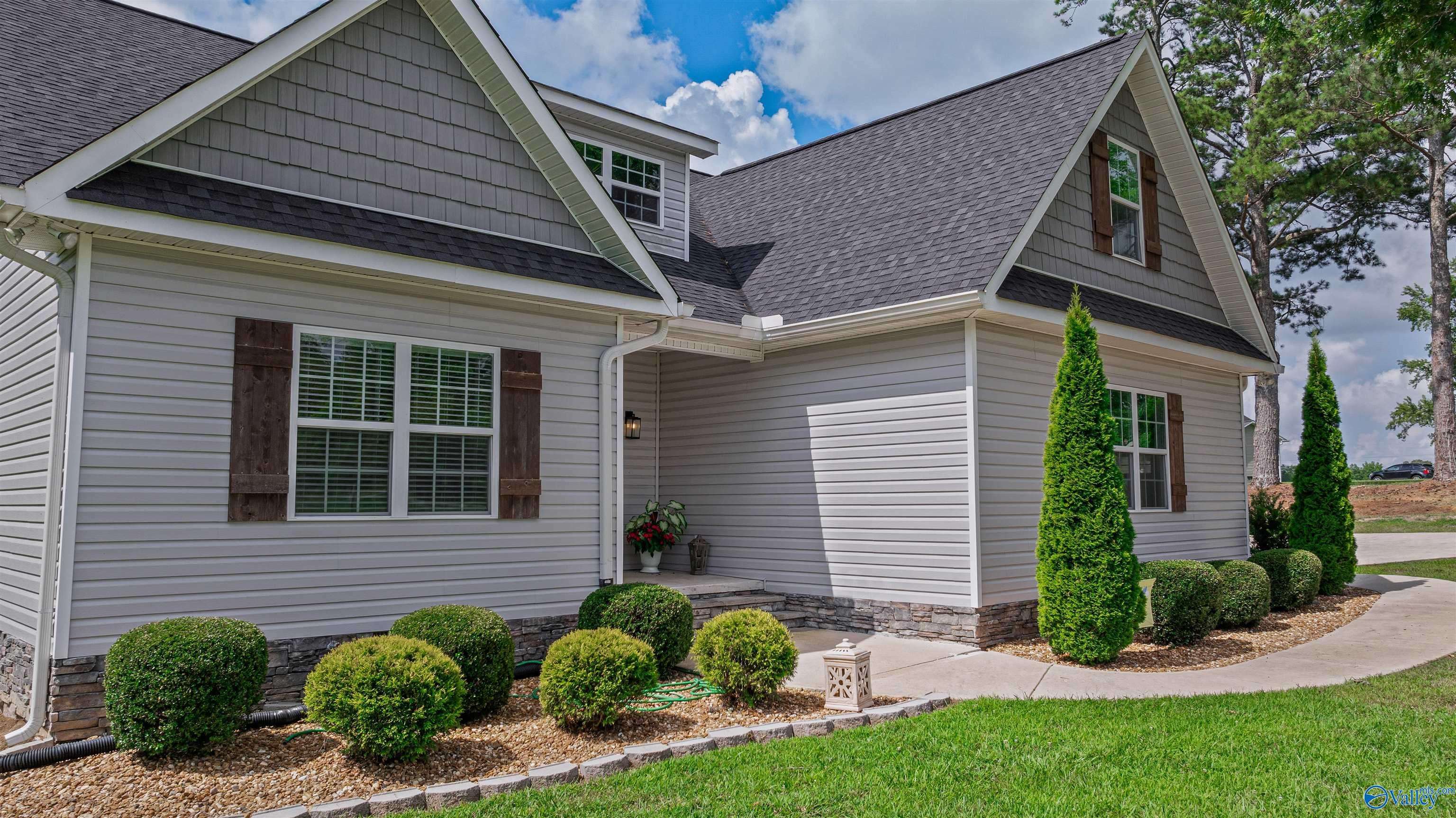 Valley Head, AL 35989,231 Hale Lane