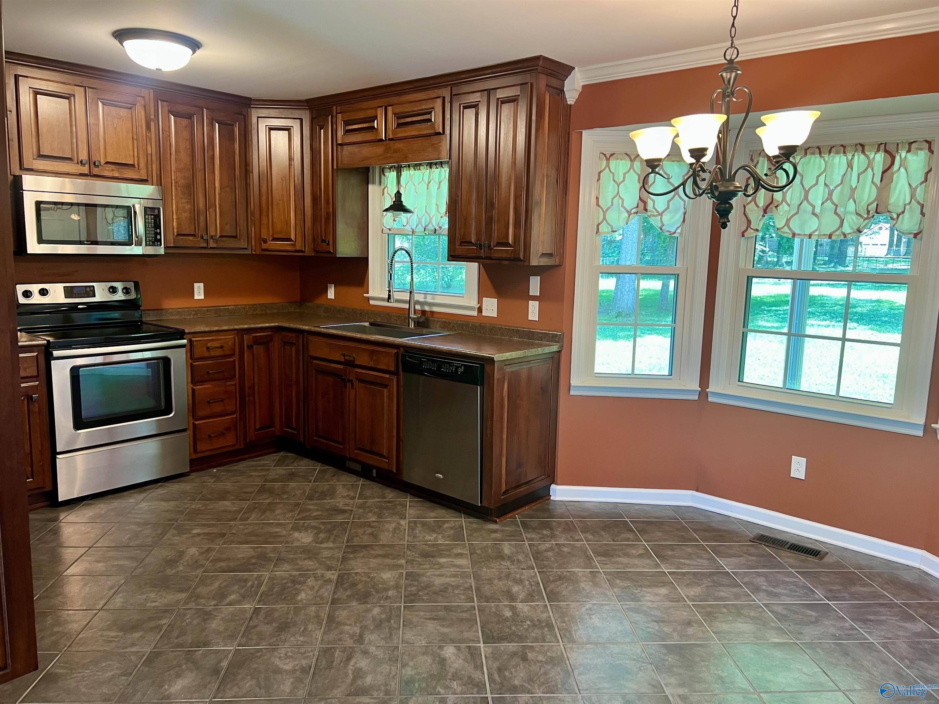 Huntsville, AL 35811,110 Laurel Oak Road