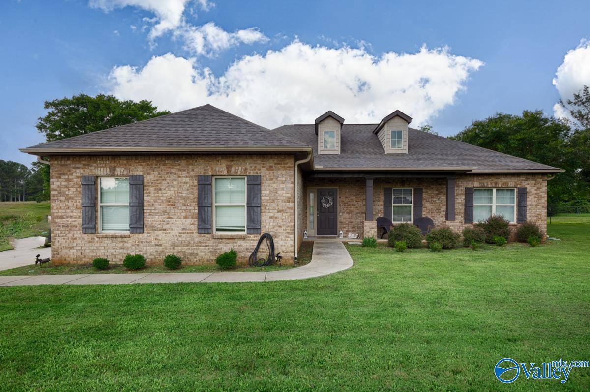 Harvest, AL 35749,998 Love Branch Road