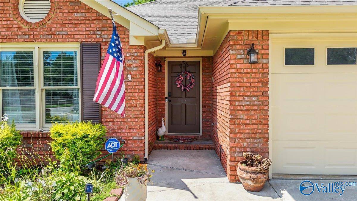 Decatur, AL 35603,1627 Stone River Place SW