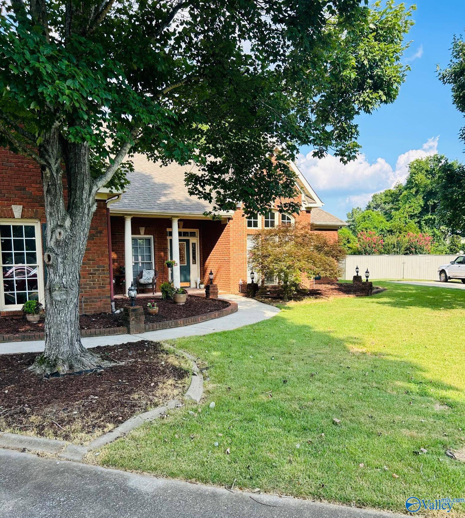 Huntsville, AL 35806,115 Misty Hollow Way
