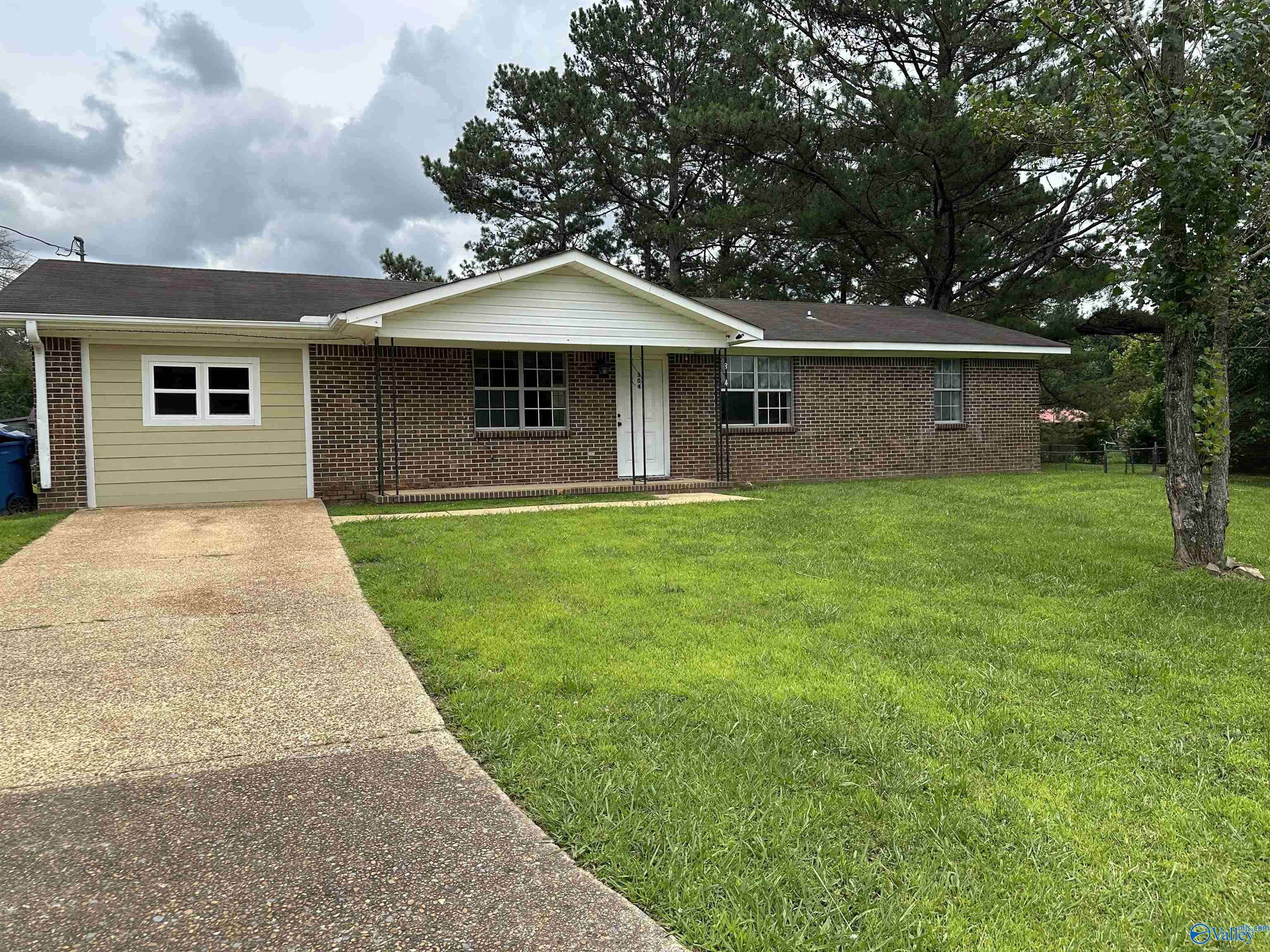Boaz, AL 35956,304 Cherry Tree Street